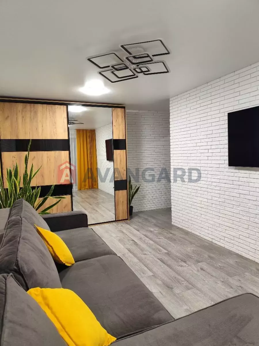 2 ��. ��������, 48/-/5 ��. �., 8/9 ������ ���� 1