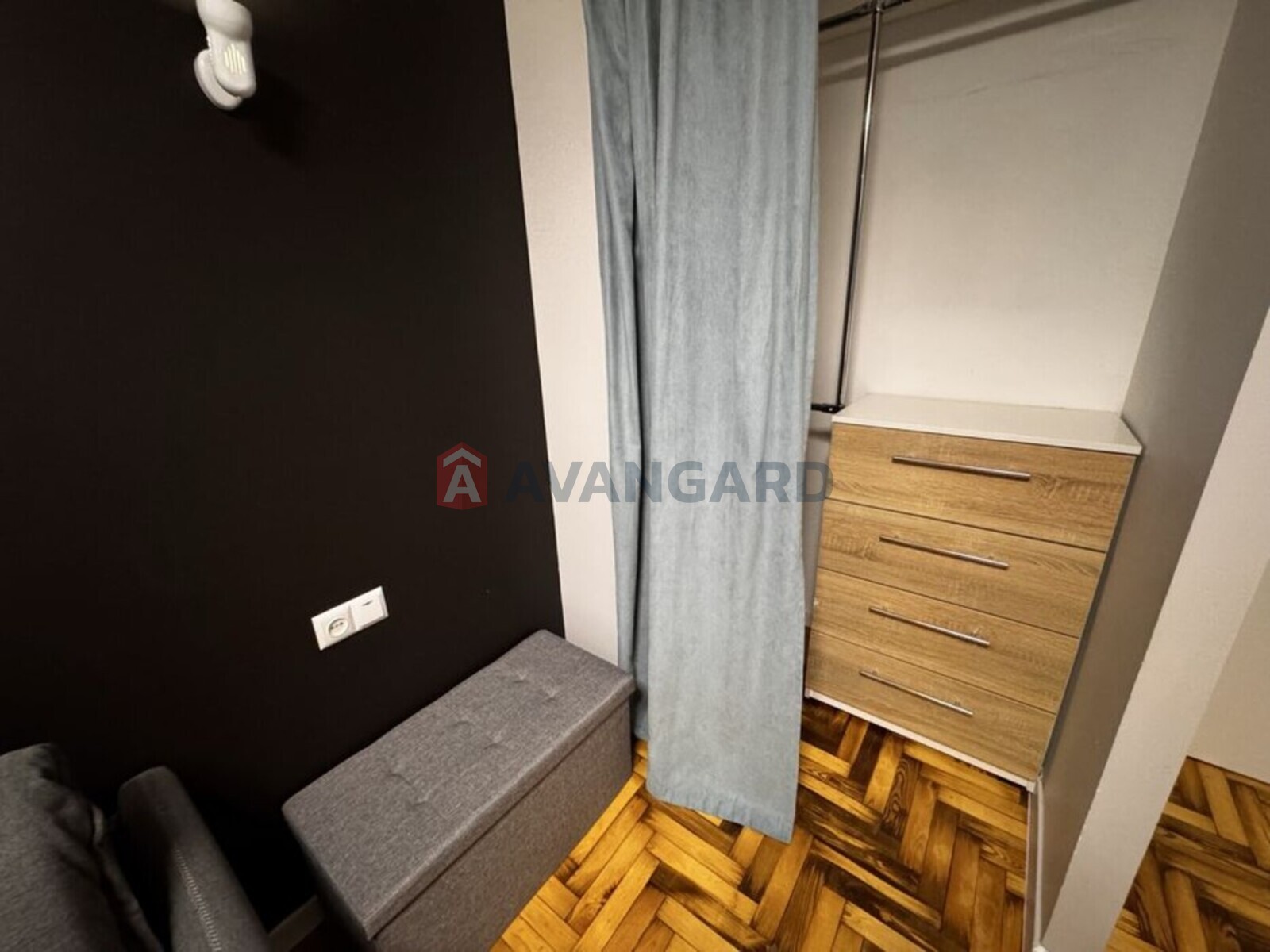 2 ��. ��������, 42/-/10 ��. �., 2/5 ������ ���� 4