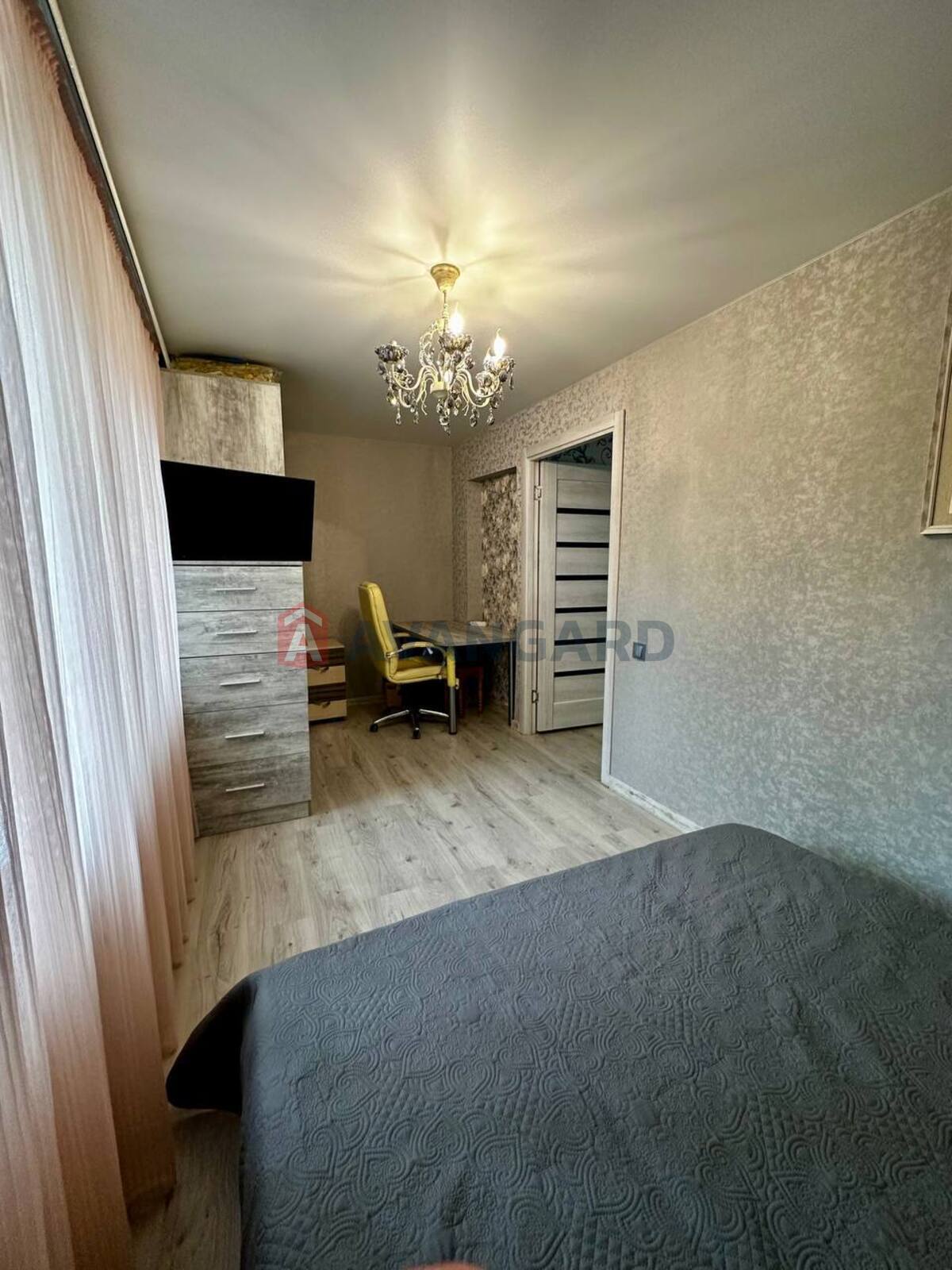 2 ��. ��������, 44/-/7 ��. �., 1/5 ������ ���� 8