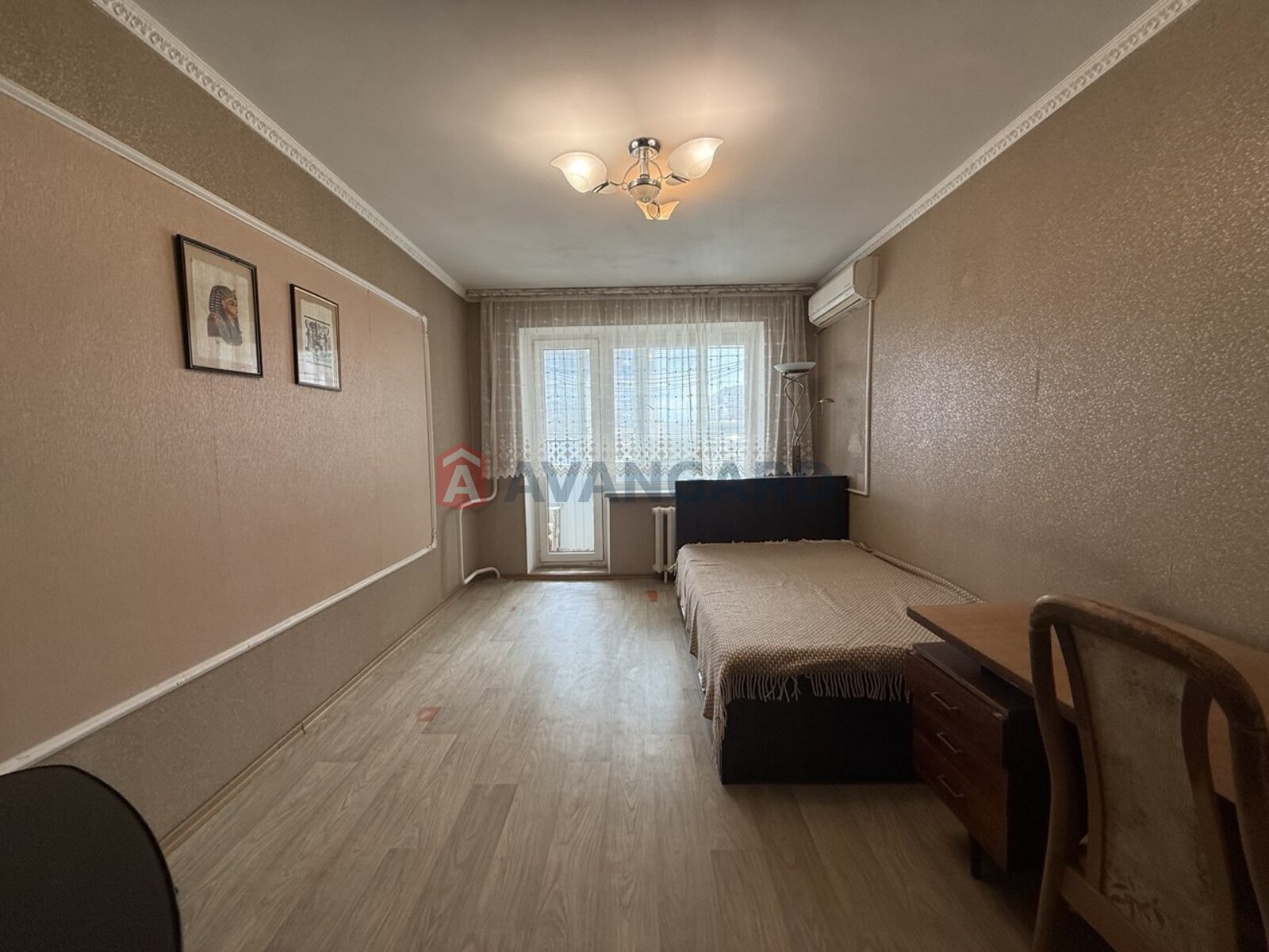 3 ����. ��������, 66,3/38/9 ��. �., 8/16 ���� ���� 14