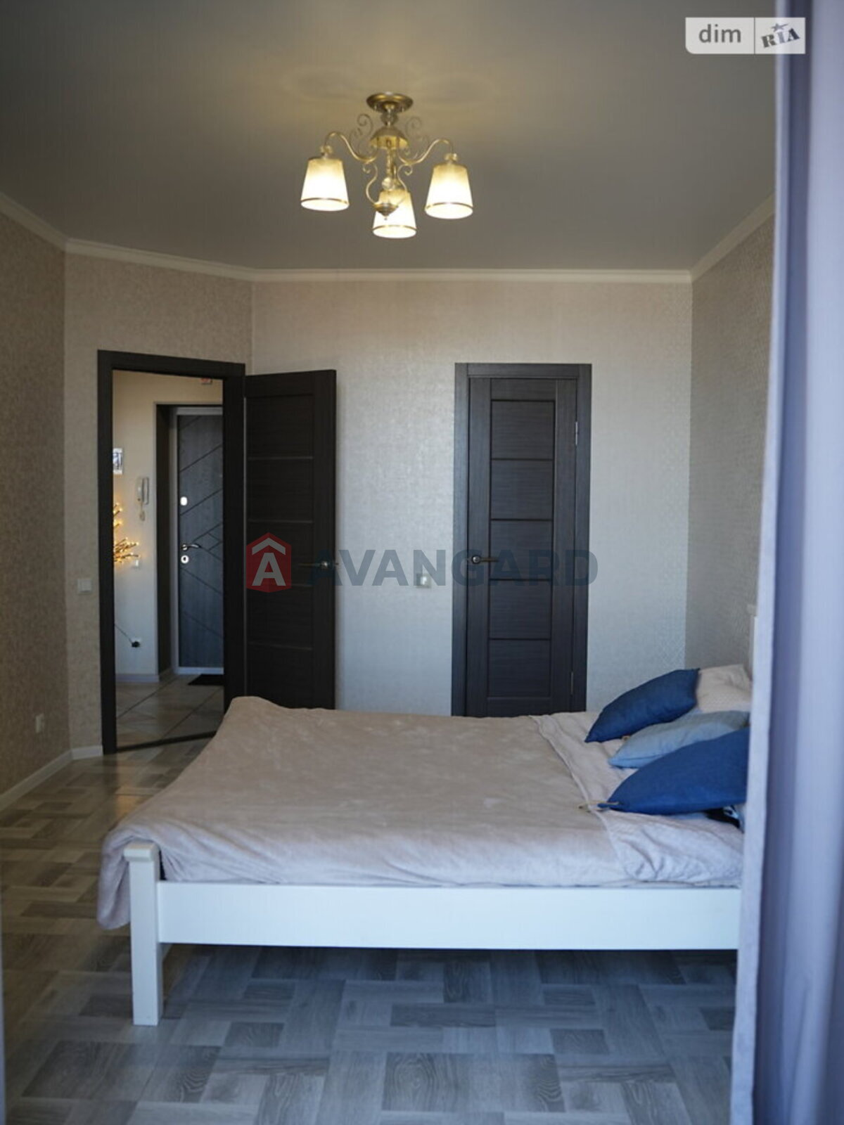 1 ��. ��������, 46/-/- ��. �., 10/12 ������ ���� 6