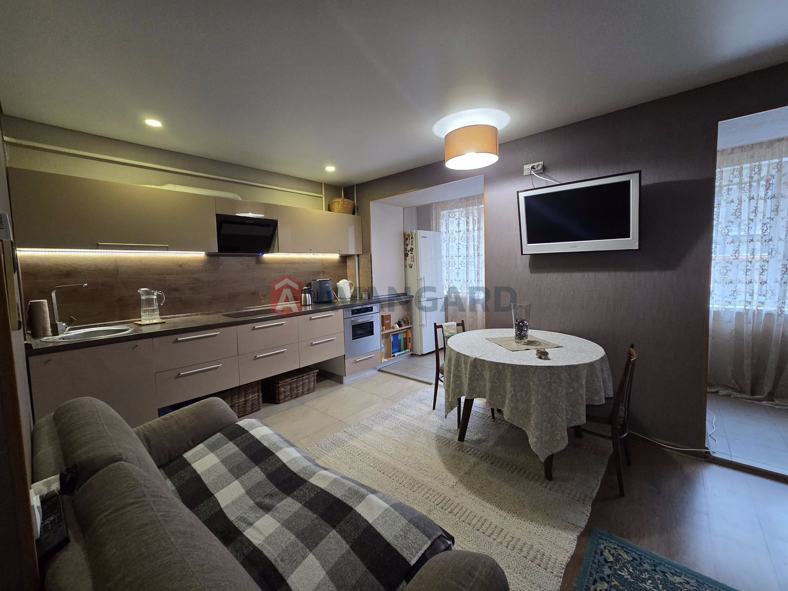 1 ��. ��������, 37.1/-/15 ��. �., 1/9 ������ ���� 8