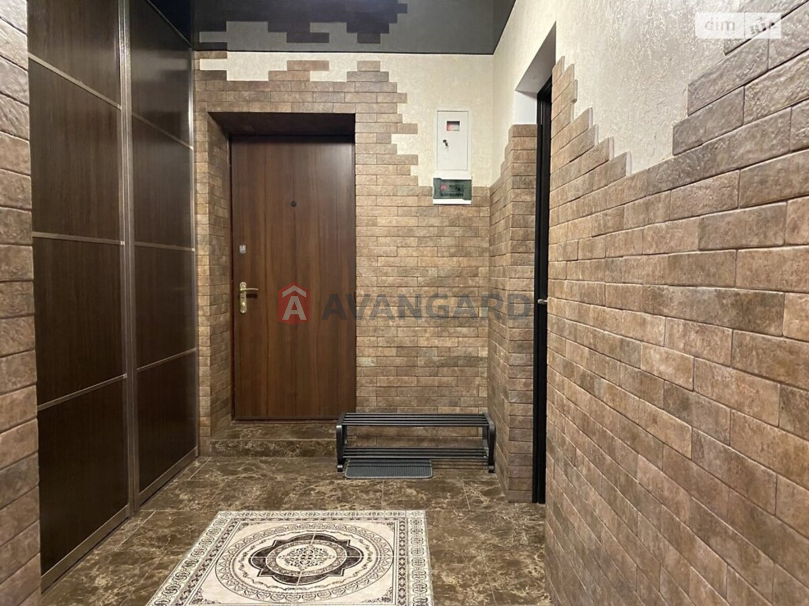 3 ��. ��������, 98/67/14 ��. �., 1/5 ������ ���� 16