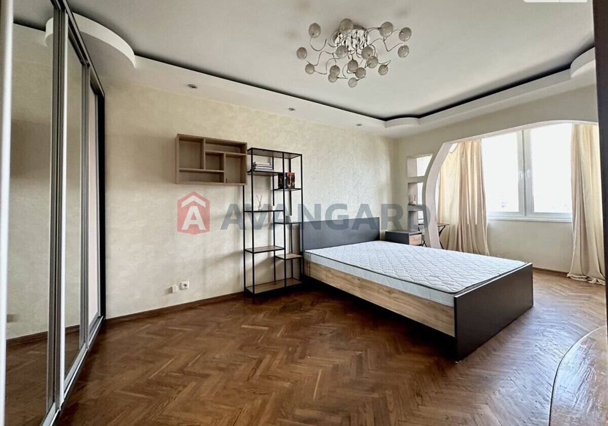 1 ��. ��������, 32/18/5 ��. �., 9/9 ������ ���� 1