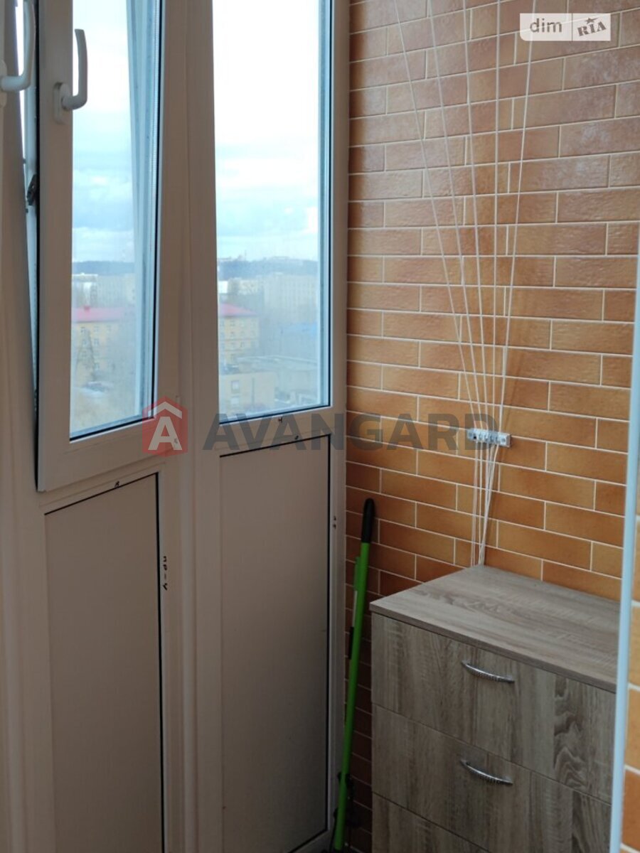 1 ��. ��������, 42/18/10 ��. �., 11/16 ������ ���� 20