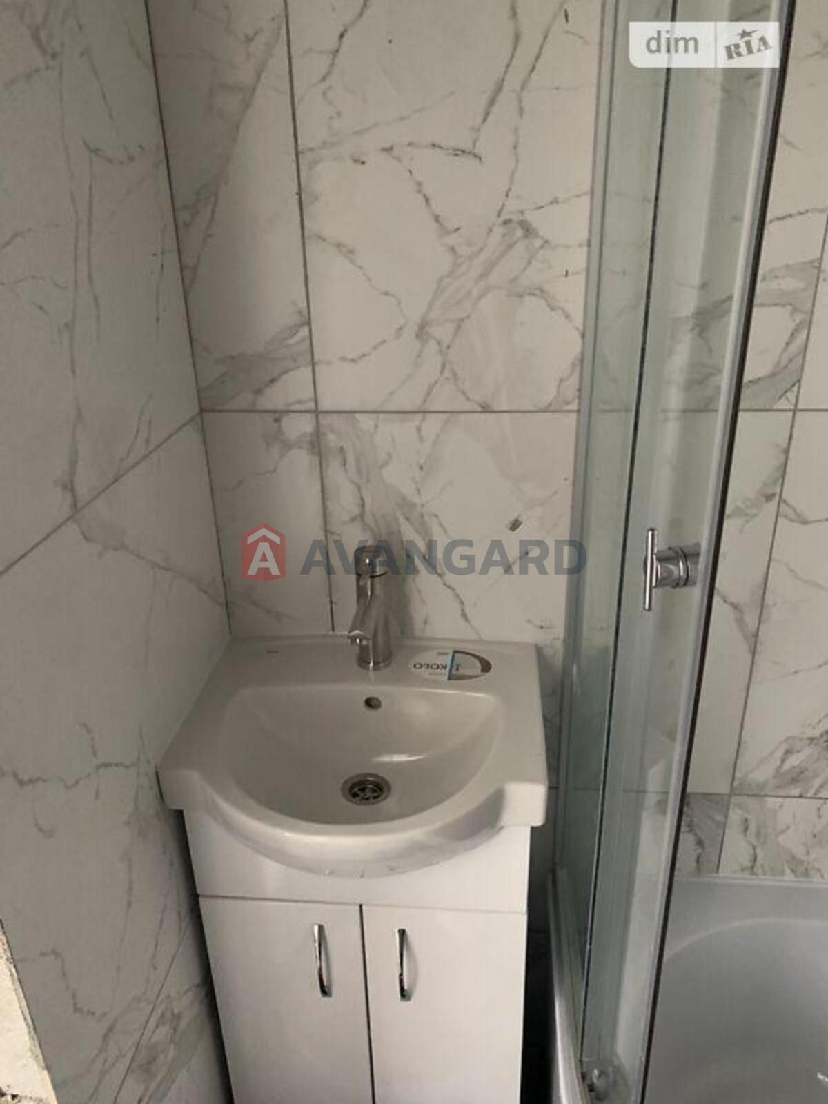 1 ��. ��������, 22/16/5 ��. �., 3/4 ������ ���� 3