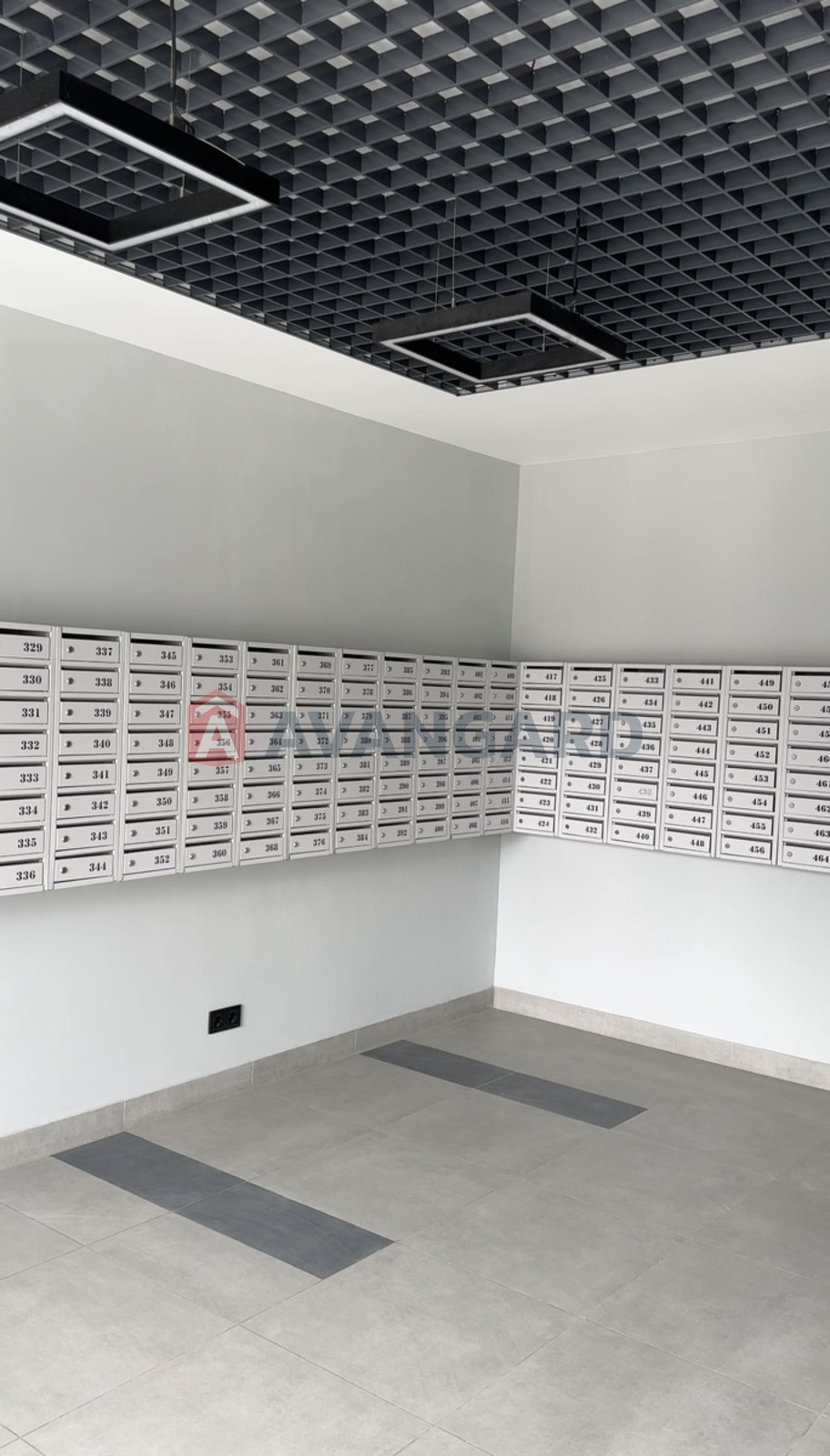 3 ��. ��������, 77/40/23 ��. �., 25/25 ������ ���� 4