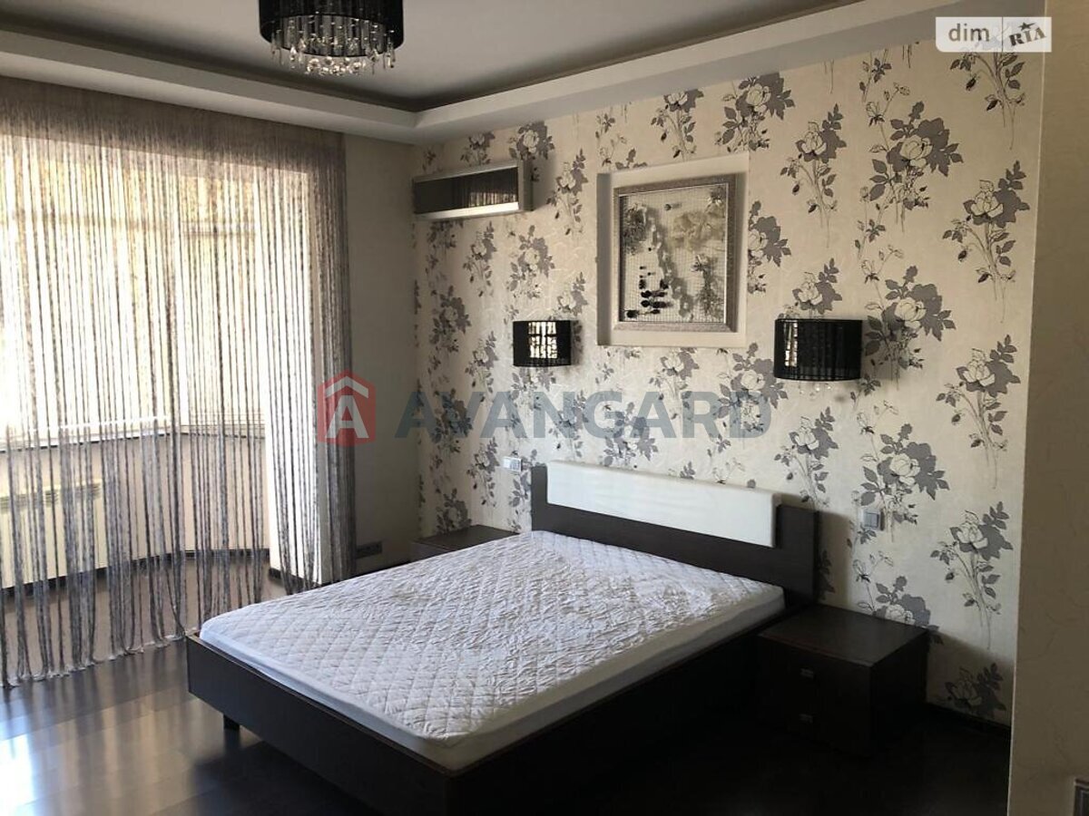 3 ��. ��������, 115/100/12 ��. �., 7/9 ������ ���� 9