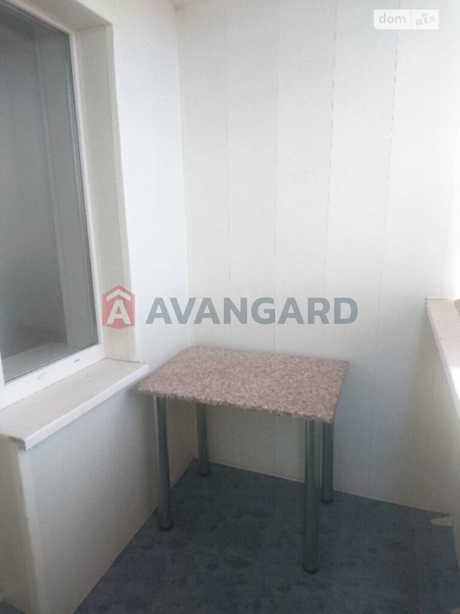 3 ��. ��������, 65/38/10 ��. �., 3/9 ������ ���� 10