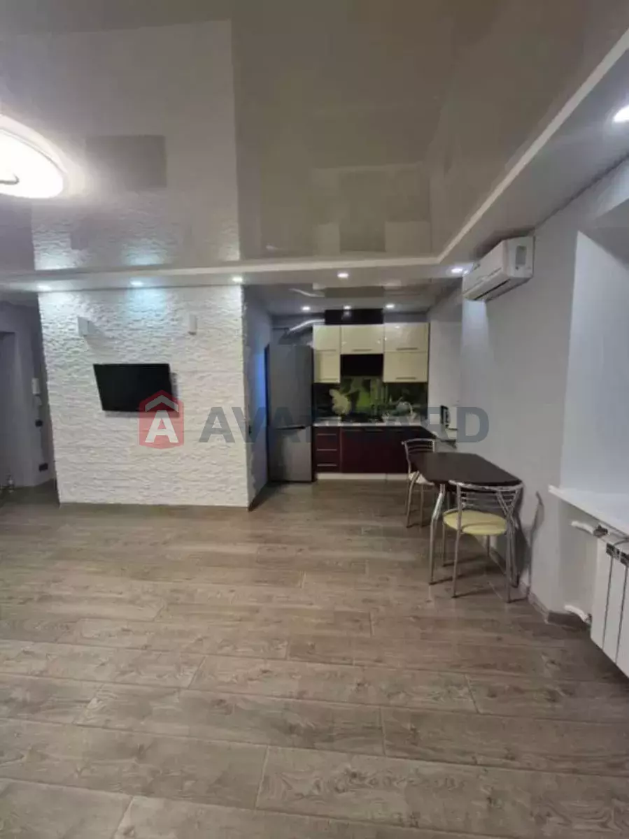 2 ��. ��������, 43/-/9 ��. �., 5/5 ������ ���� 2