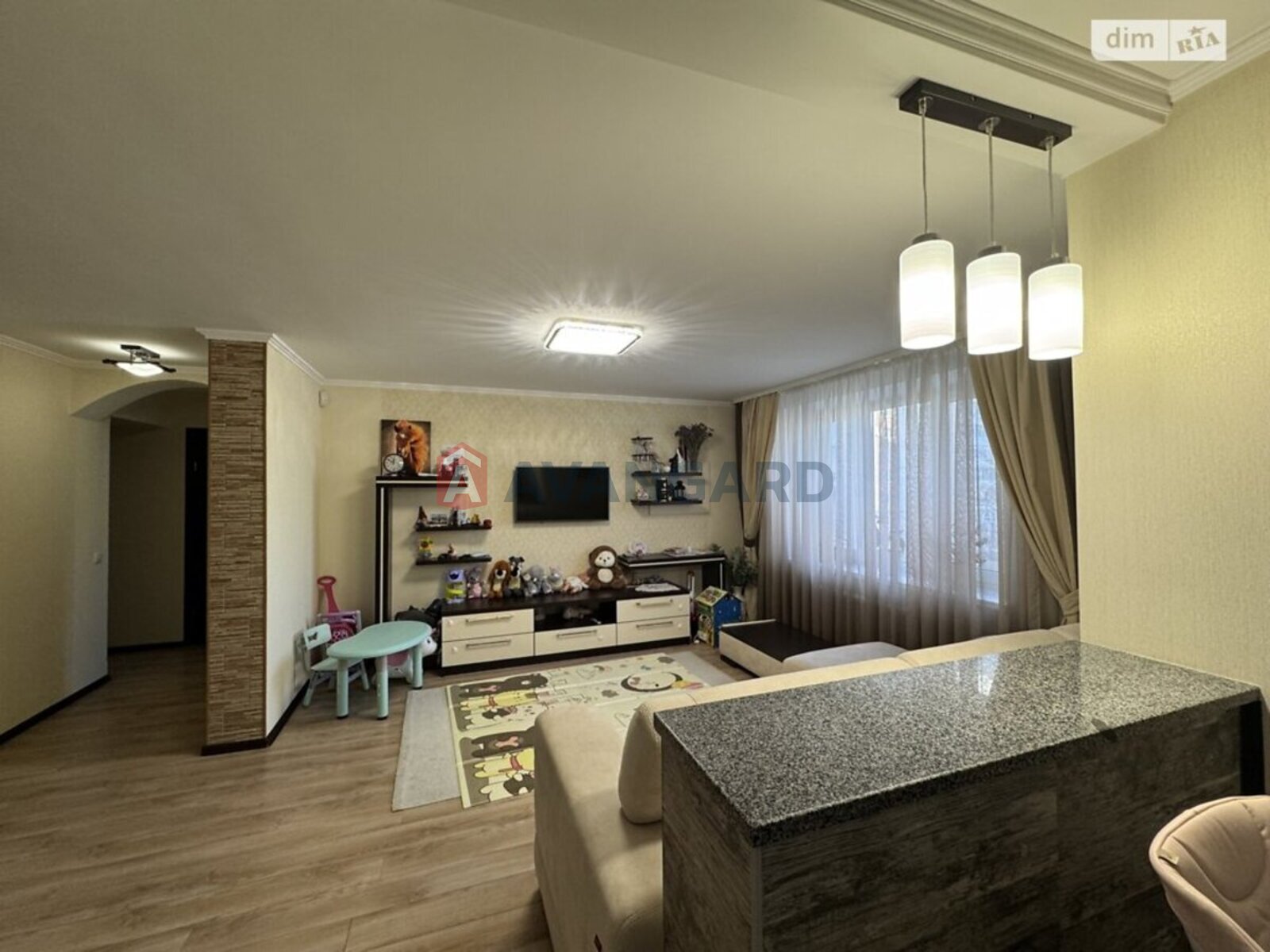 4 ��. ��������, 74/-/- ��. �., 5/9 ������ ���� 14