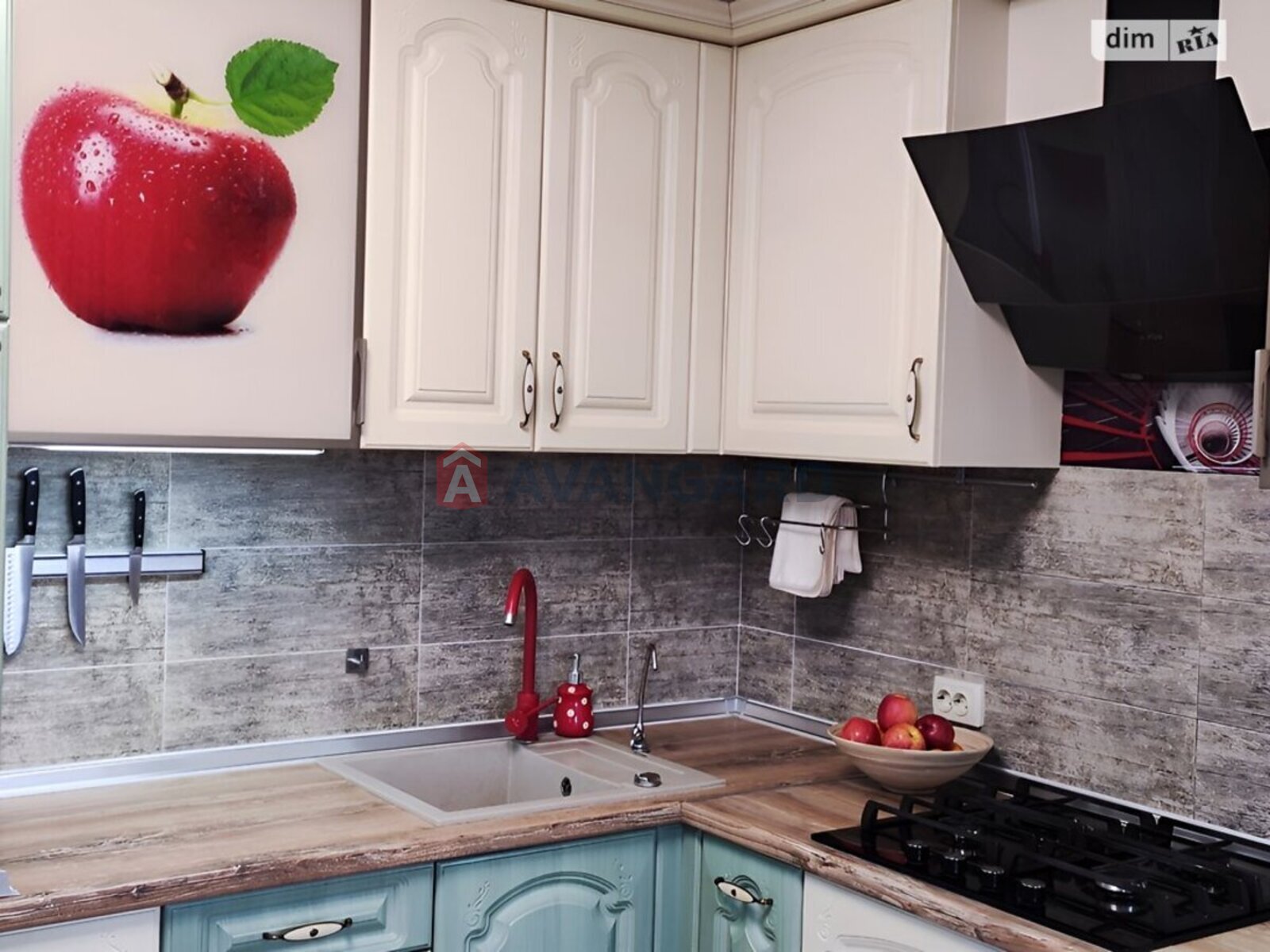 2 ��. ��������, 78/59/11 ��. �., 4/5 ������ ���� 3