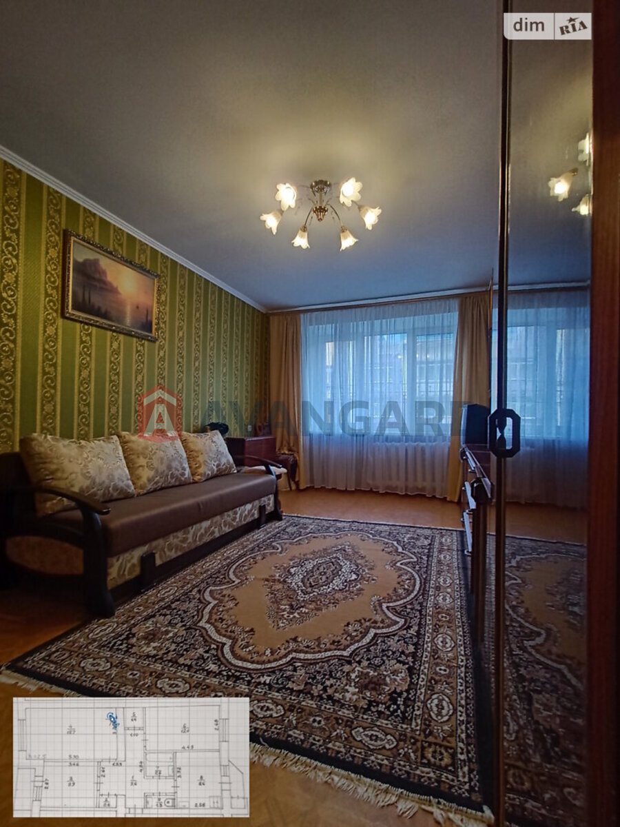 3 ��. ��������, 66/40/8 ��. �., 1/5 ������ ���� 12