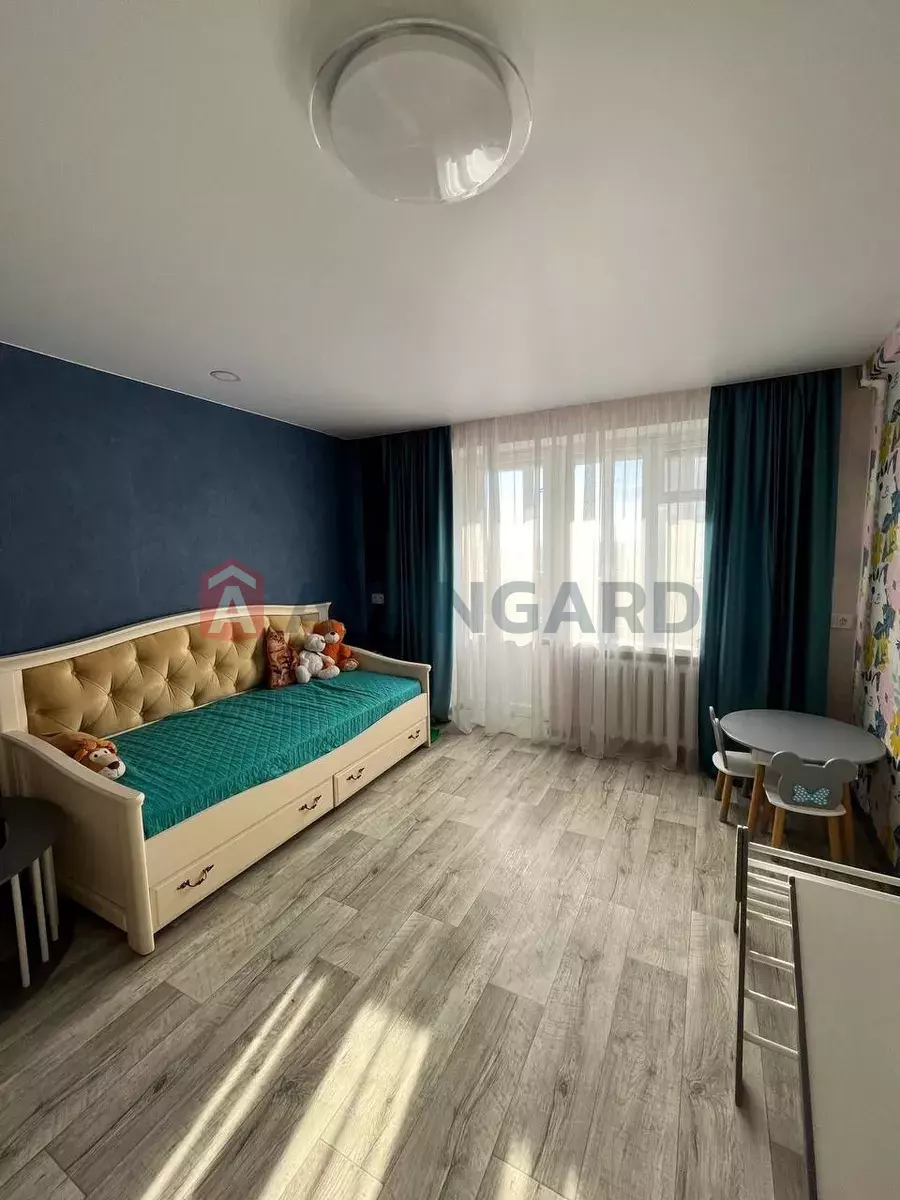 3 ��. ��������, 70/-/- ��. �., 11/16 ������ ���� 4