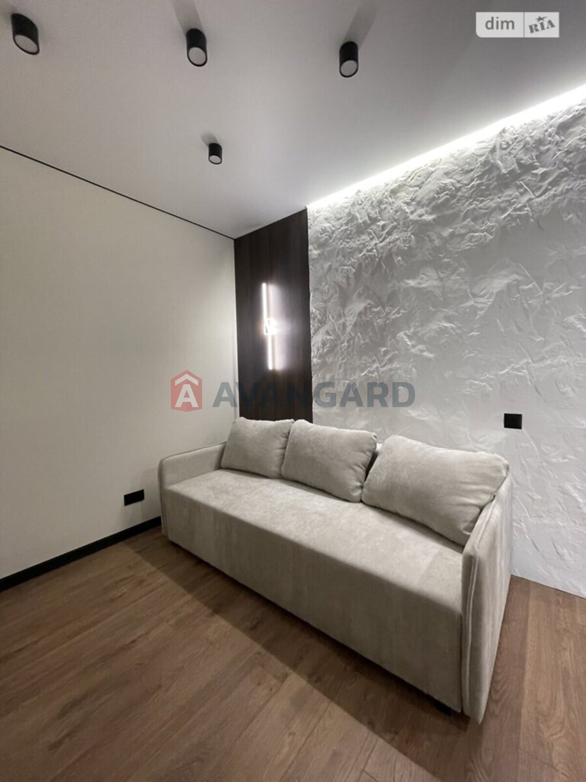 1 ��. ��������, 46/15/18 ��. �., 3/10 ������ ���� 2