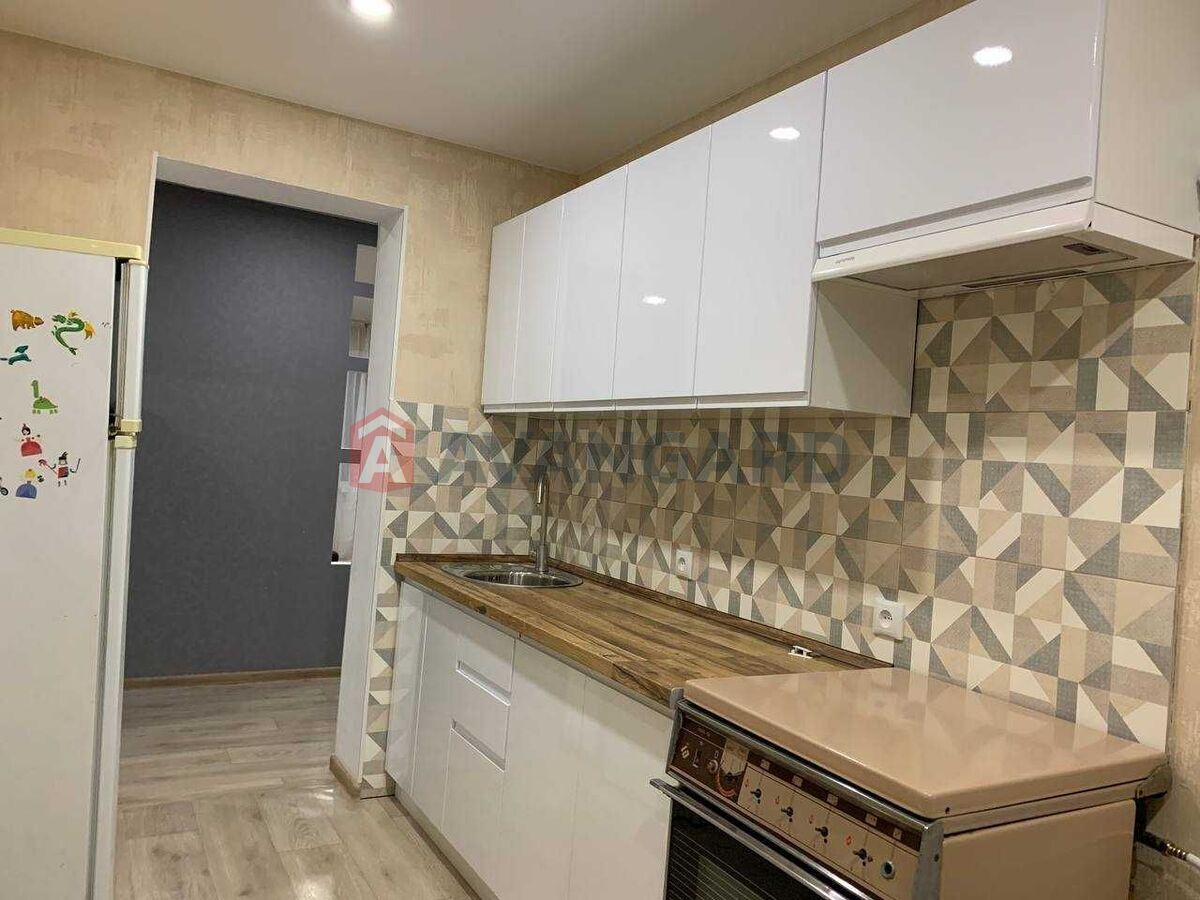 3 ��. ��������, 63/-/10 ��. �., 5/9 ������ ���� 1