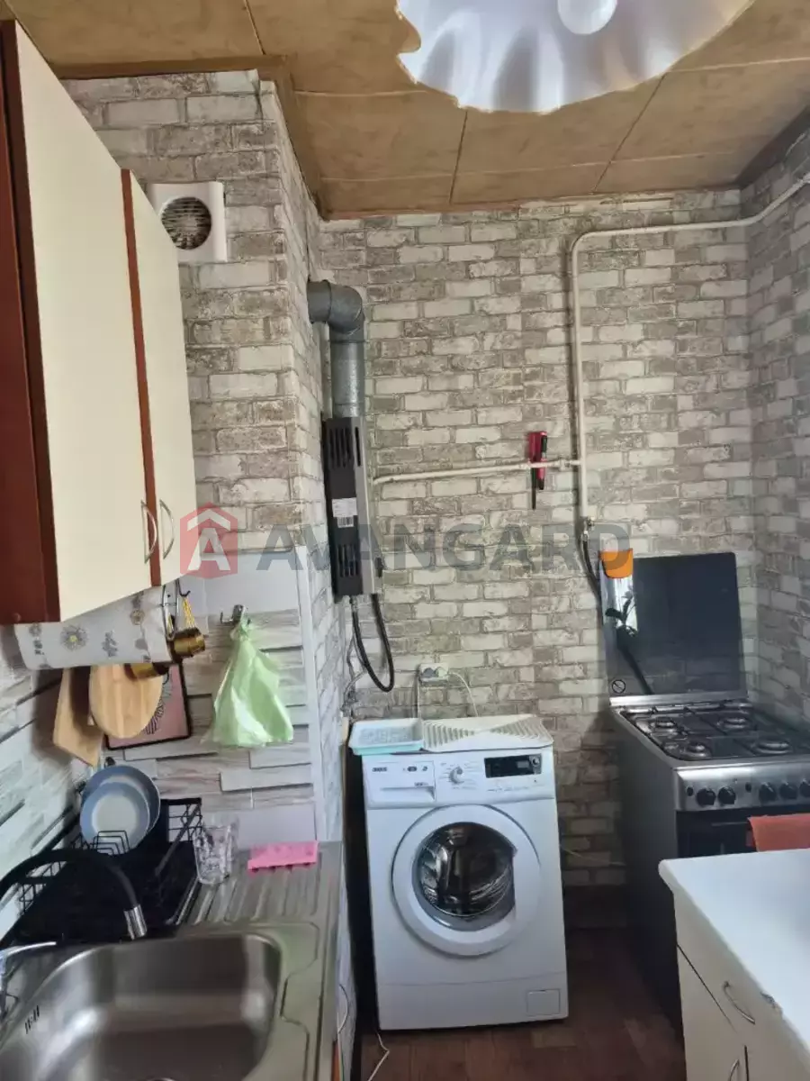 3 ����. ��������, 60/37/12 ��. �., 2/2 ���� ���� 2