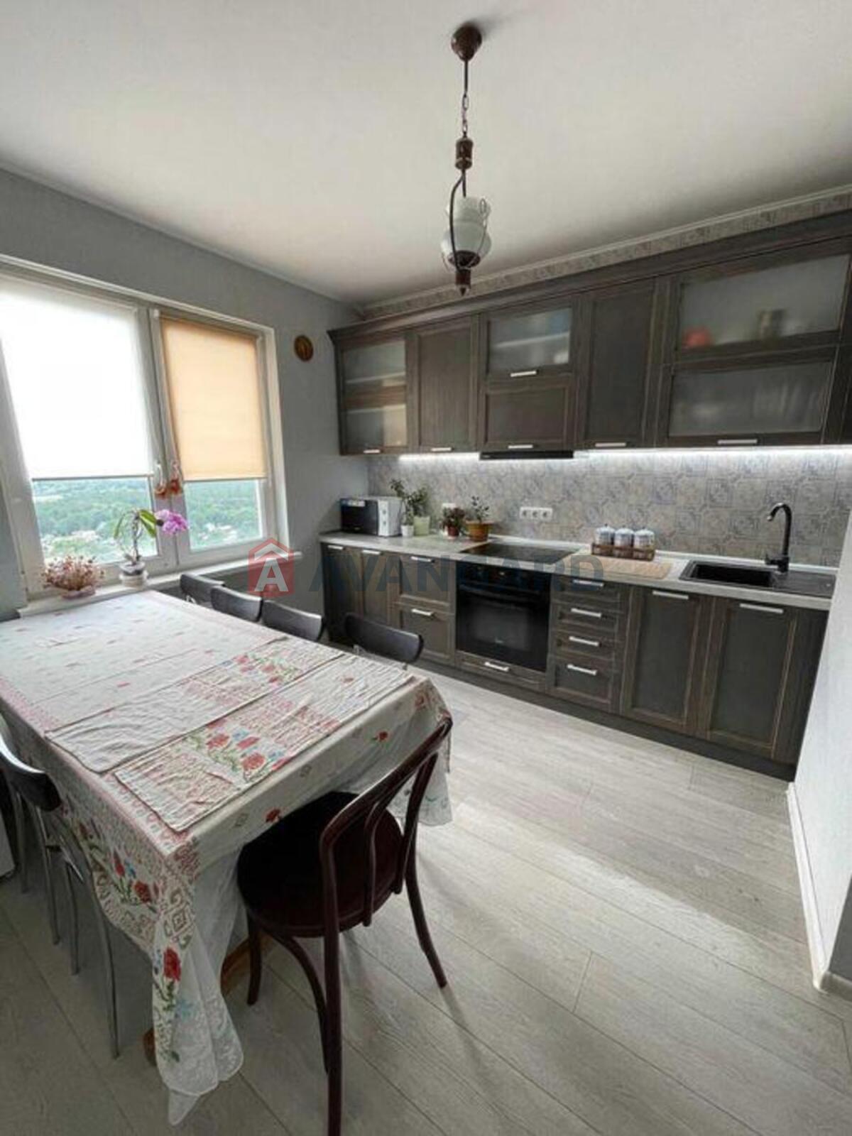 2 ��. ��������, 69/-/17 ��. �., 25/25 ������ ���� 10