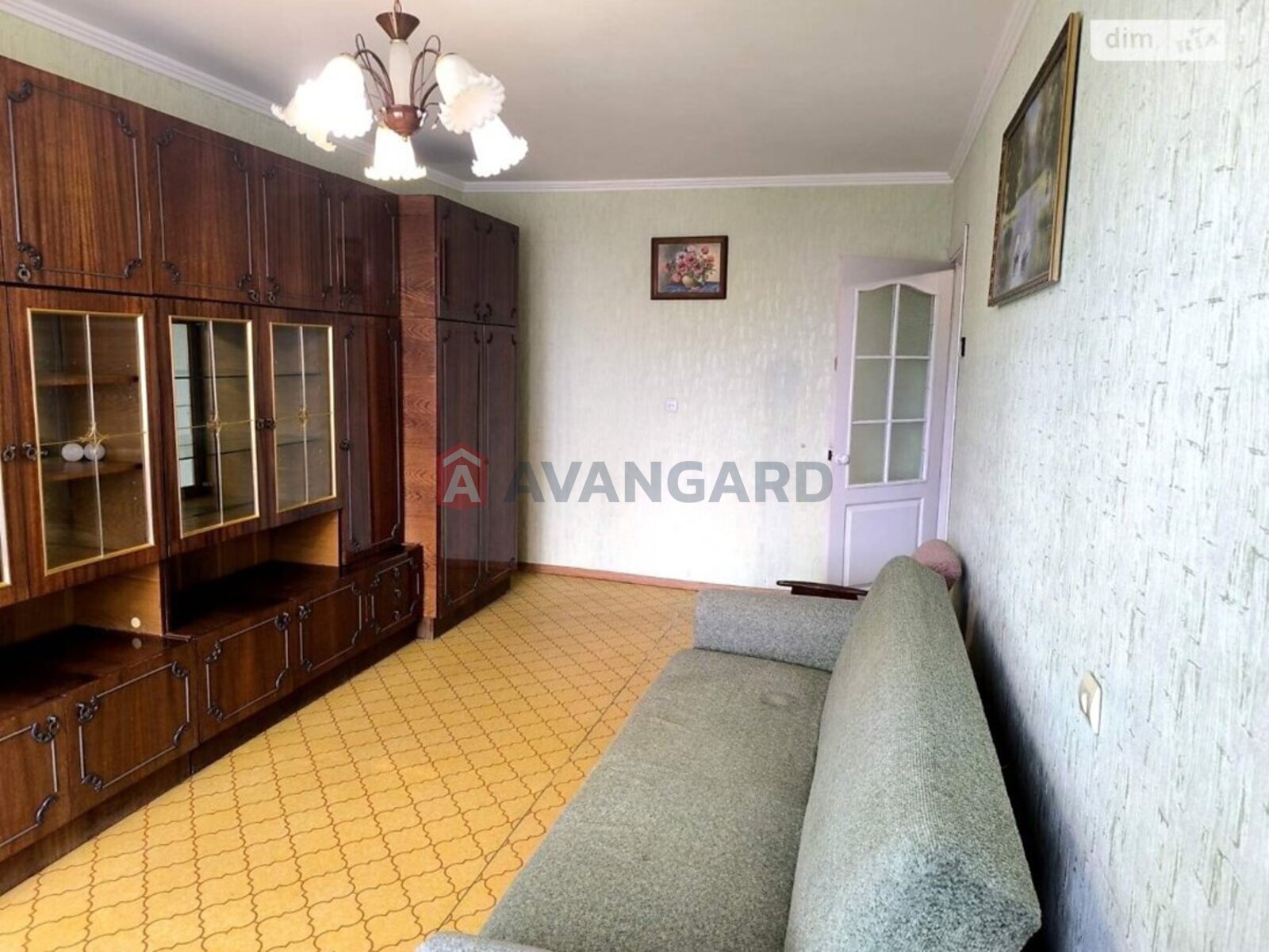 3 ��. ��������, 63/38/8 ��. �., 7/9 ������ ���� 4