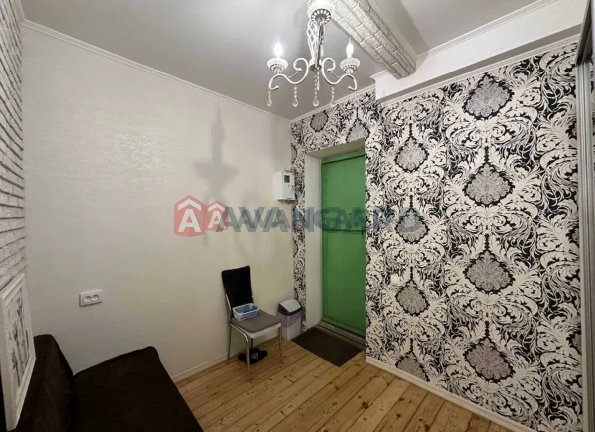 3 ��. ��������, 70/-/9 ��. �., 1/4 ������ ���� 8