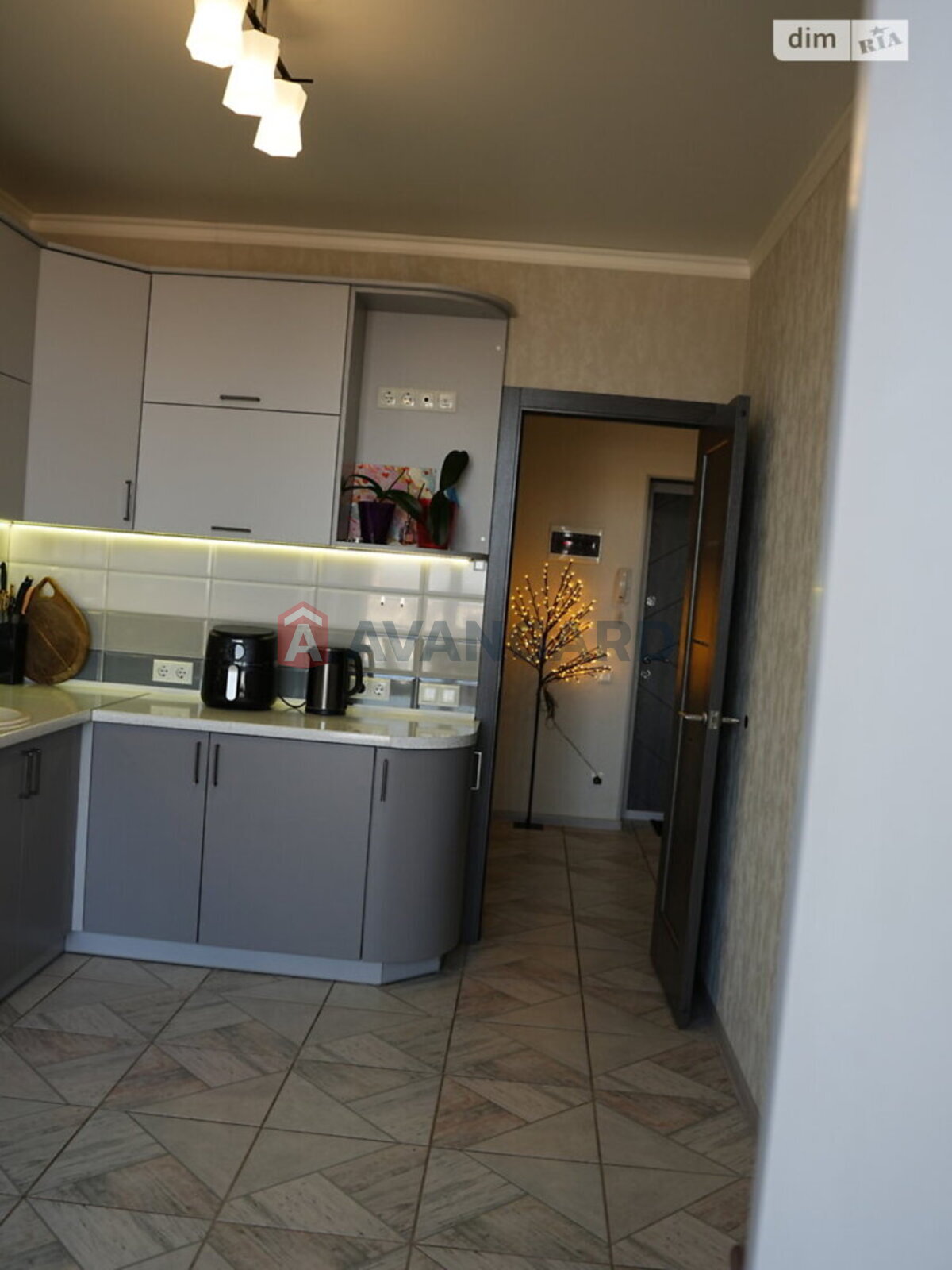 1 ����. ��������, 46/-/- ��. �., 10/12 ���� ���� 13