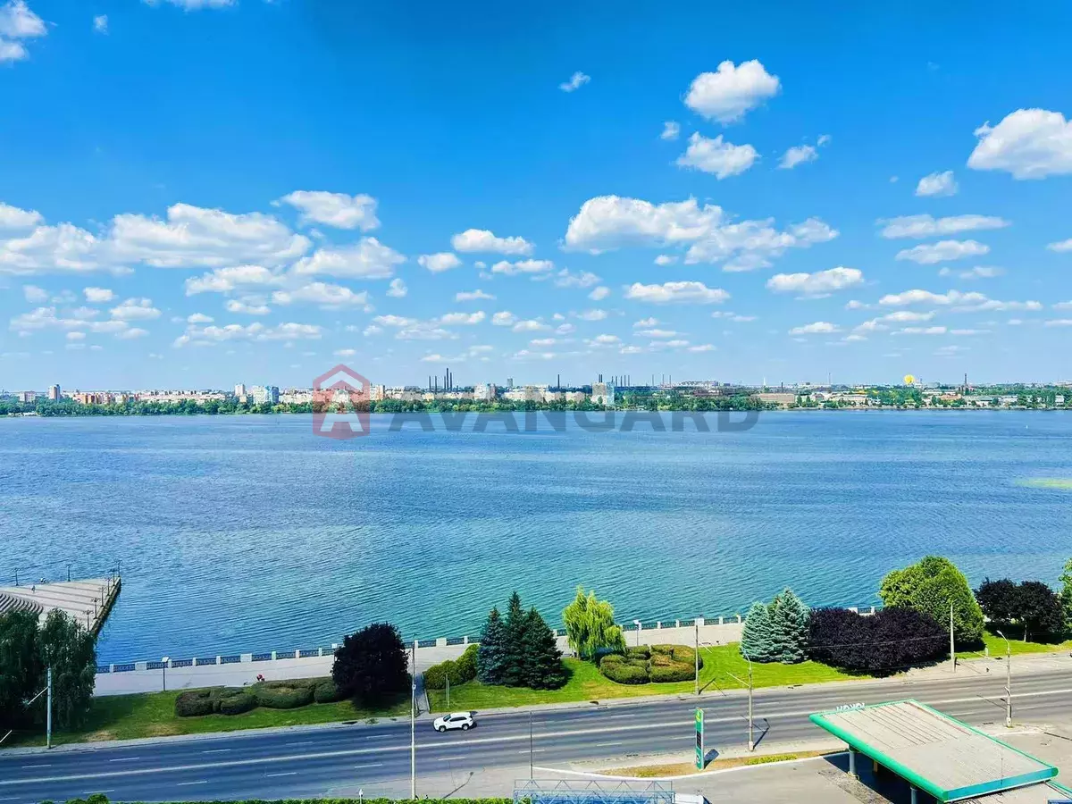 4 ��. ��������, 300/-/25 ��. �., 7/7 ������ ���� 12