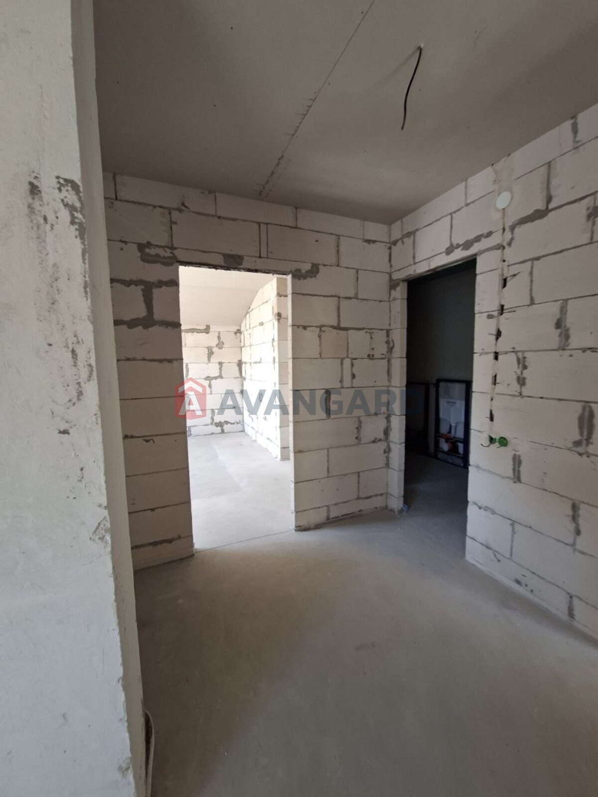 4 ��. ��������, 145.4/-/27 ��. �., 4/4 ������ ���� 13