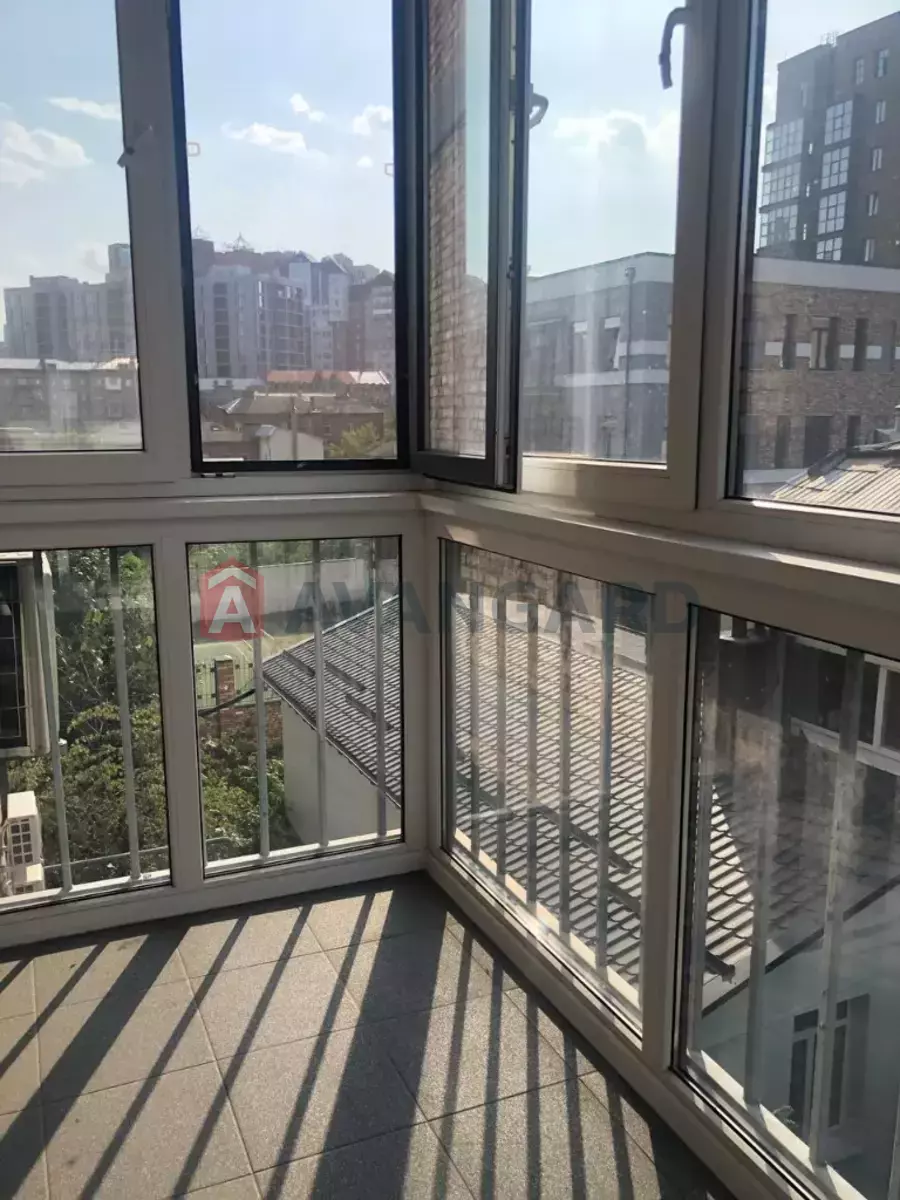 2 ��. ��������, 97/-/- ��. �., 3/5 ������ ���� 12