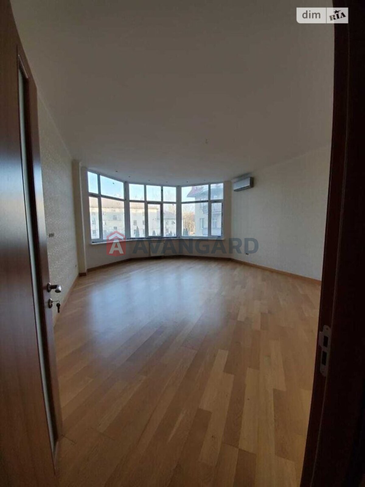 4 ����. ��������, 199/112/30 ��. �., 2/5 ���� ���� 11