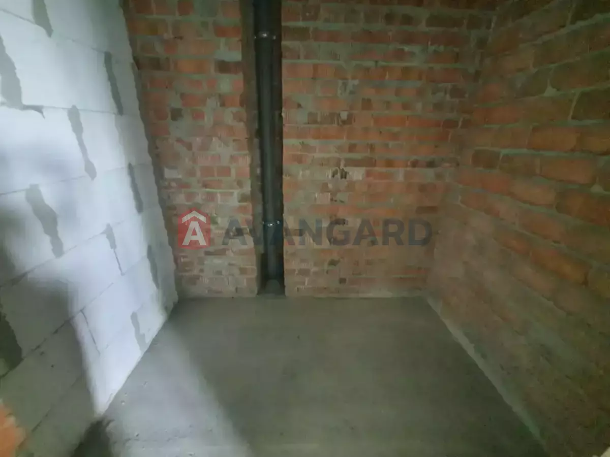 2 ��. ��������, 64/-/- ��. �., 7/10 ������ ���� 9