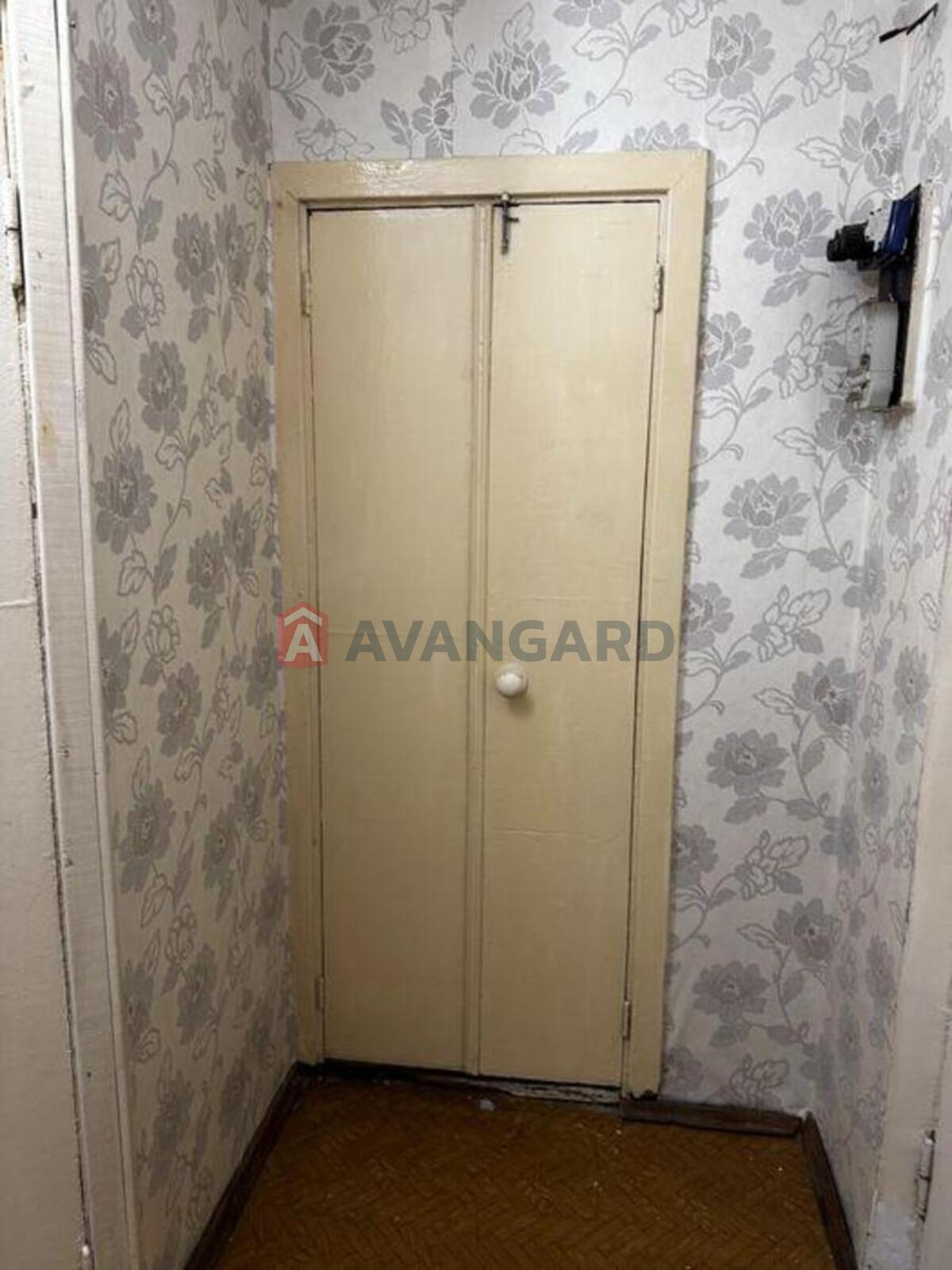 1 ��. ��������, 32/-/6 ��. �., 3/5 ������ ���� 15