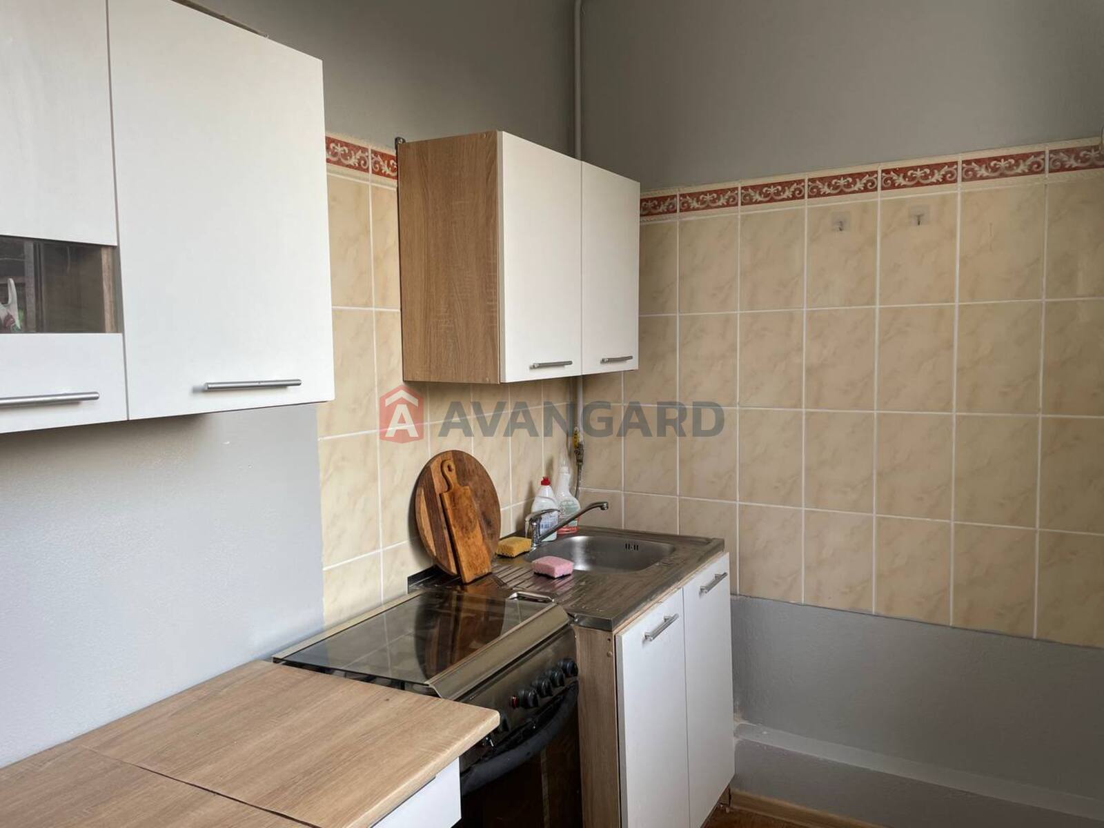 1 ��. ��������, 33/-/8 ��. �., 2/2 ������ ���� 7