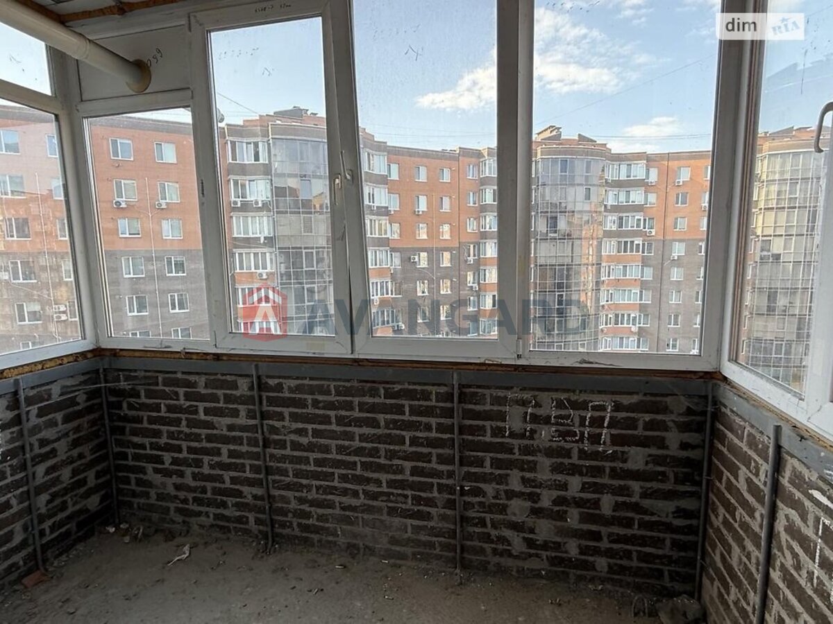 2 ��. ��������, 64/34/18 ��. �., 9/12 ������ ���� 16