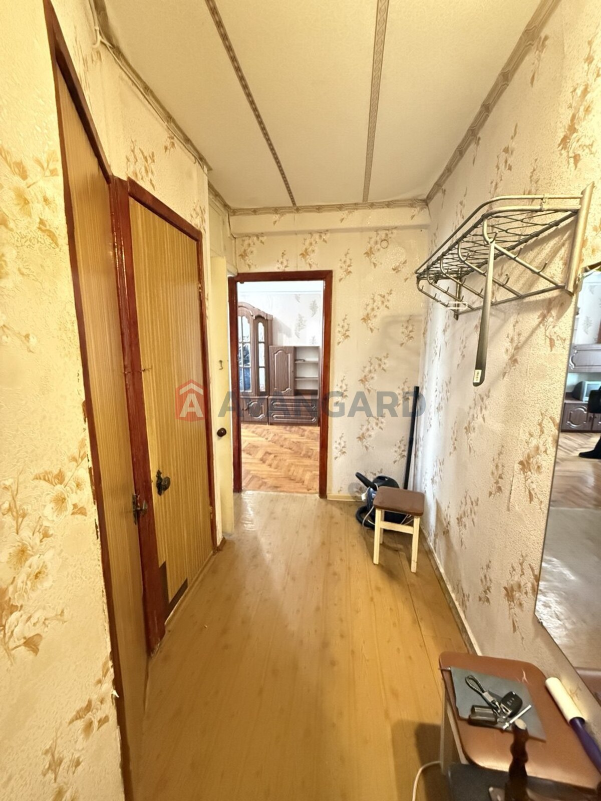 2 ��. ��������, 42/-/6 ��. �., 5/5 ������ ���� 18