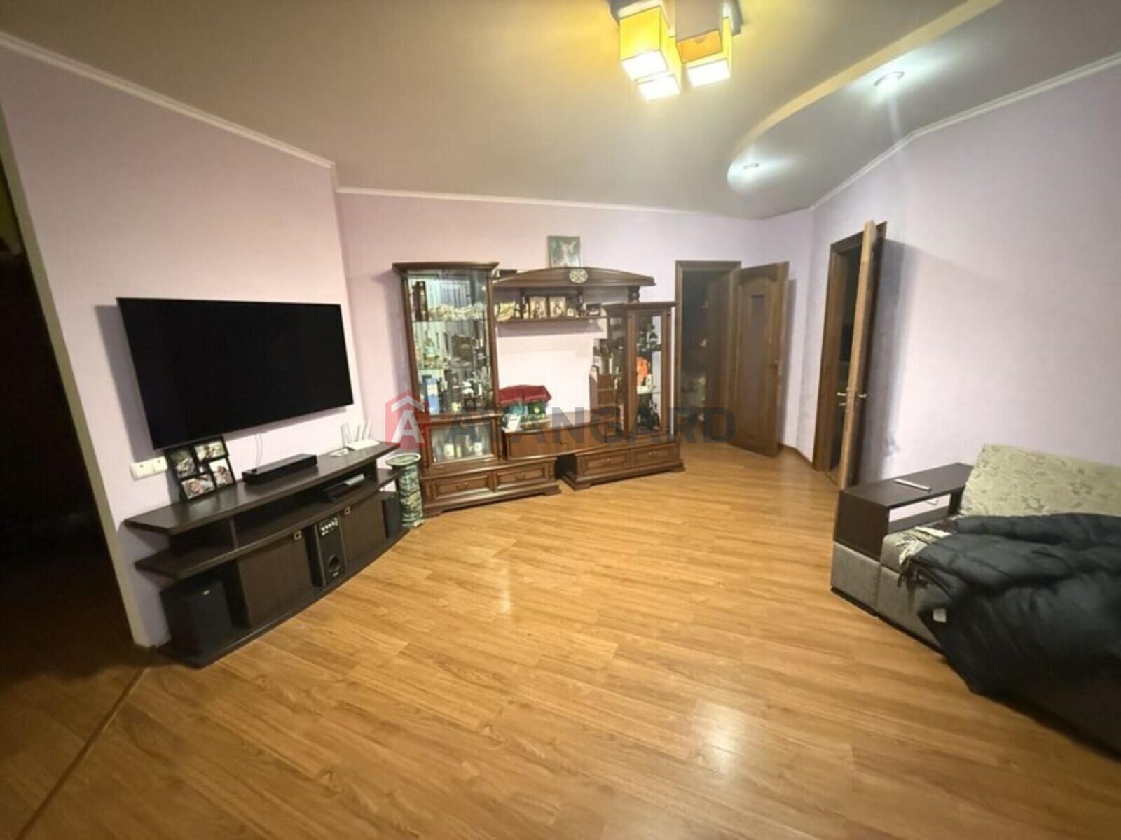 3 ��. ��������, 89/-/13 ��. �., 8/9 ������ ���� 11