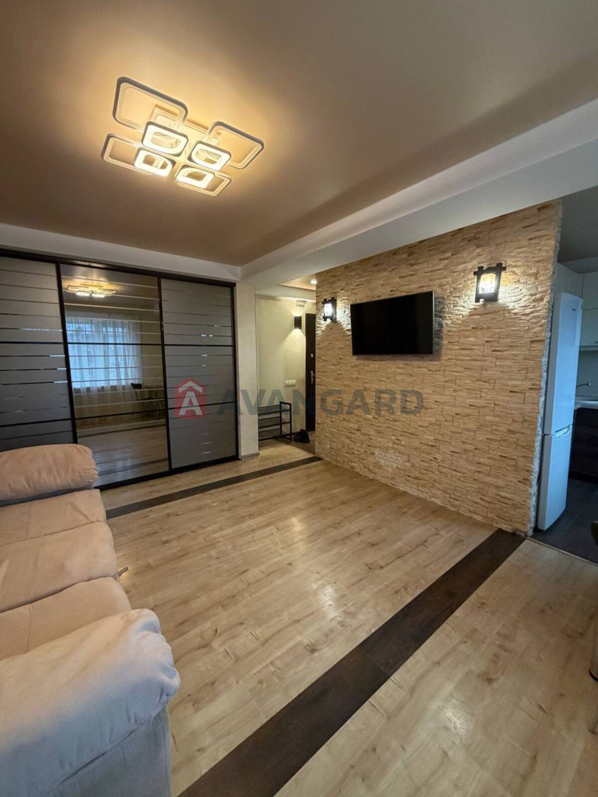 2 ����. ��������, 44/-/6 ��. �., 4/5 ���� ���� 6