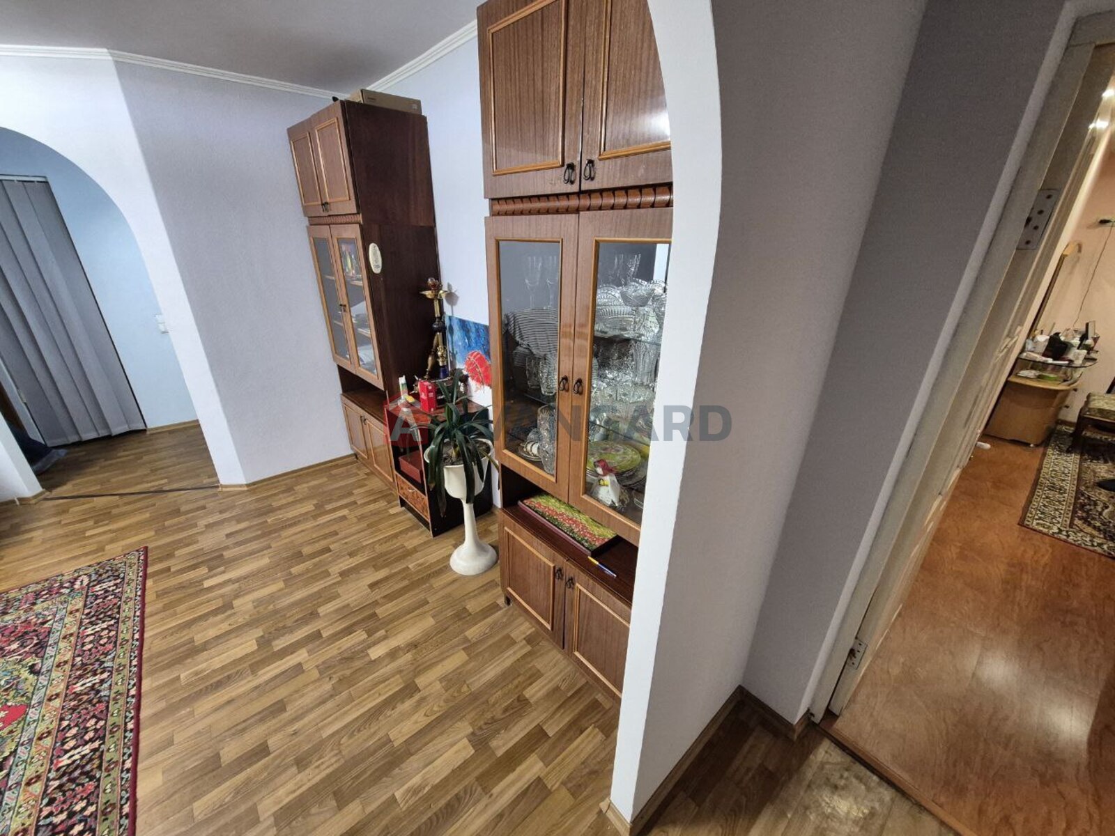 3 ��. ��������, 64,6/-/7 ��. �., 5/9 ������ ���� 12