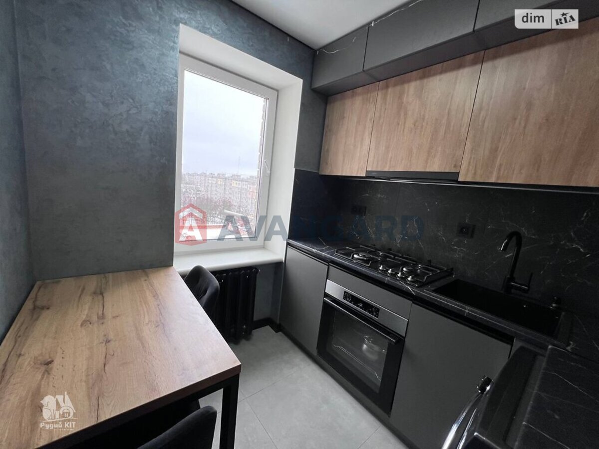 1 ��. ��������, 21/11/4 ��. �., 9/9 ������ ���� 21