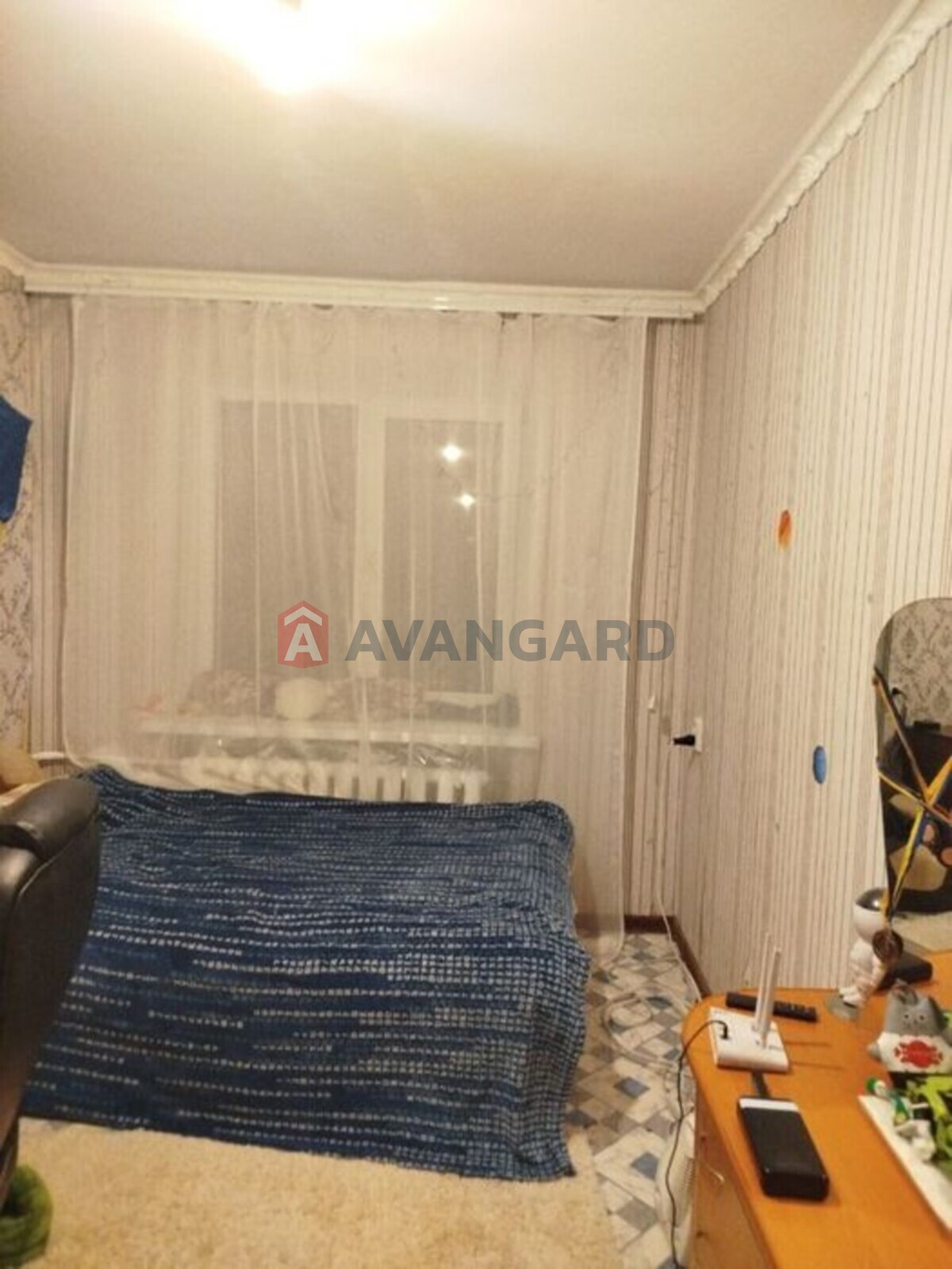 4 ����. ��������, 82/-/7 ��. �., 9/9 ���� ���� 3