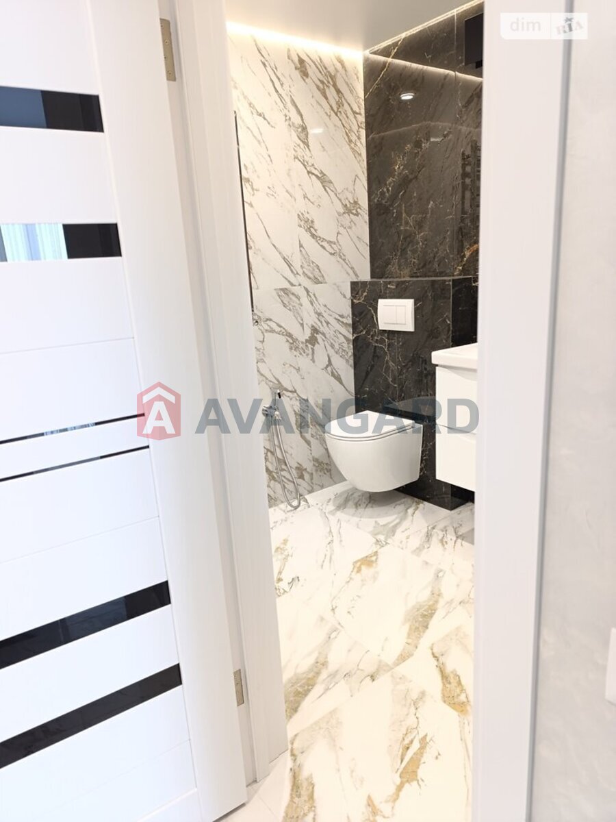 2 ��. ��������, 69/36/14 ��. �., 10/10 ������ ���� 18