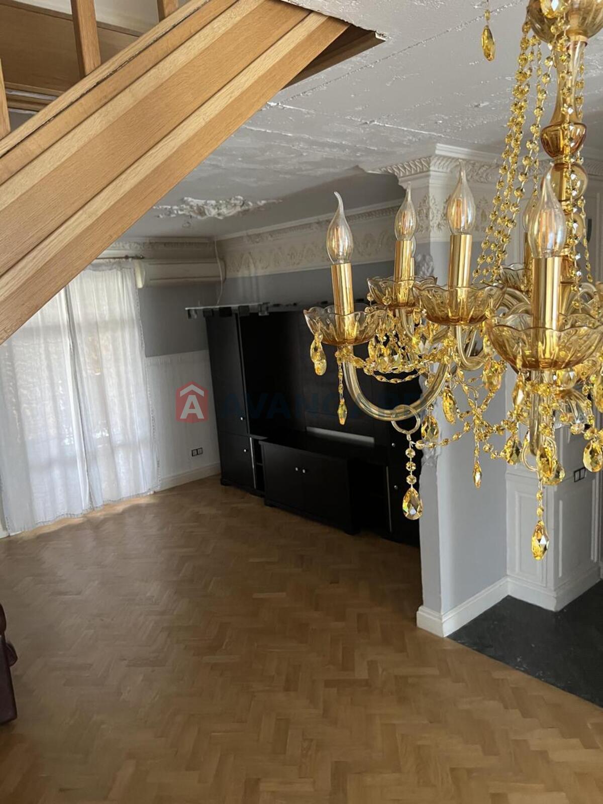 3 ��. ��������, 144/53/25 ��. �., 9/10 ������ ���� 7