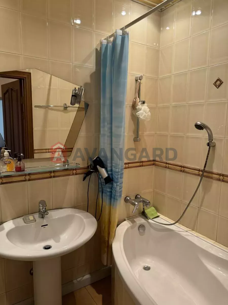 3 ��. ��������, 75,9/49/12 ��. �., 3/4 ������ ���� 6