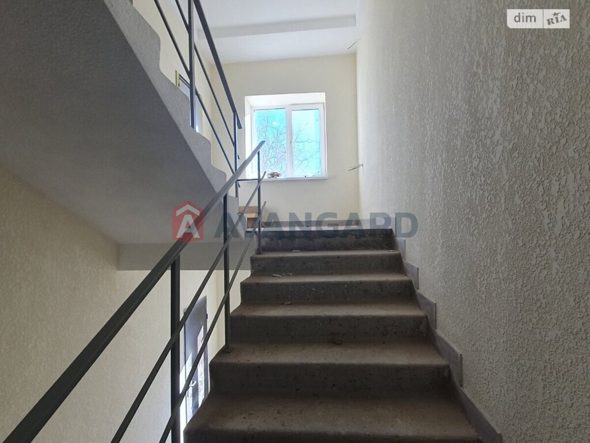 1 ����. ��������, 40/18/13 ��. �., 7/10 ���� ���� 3