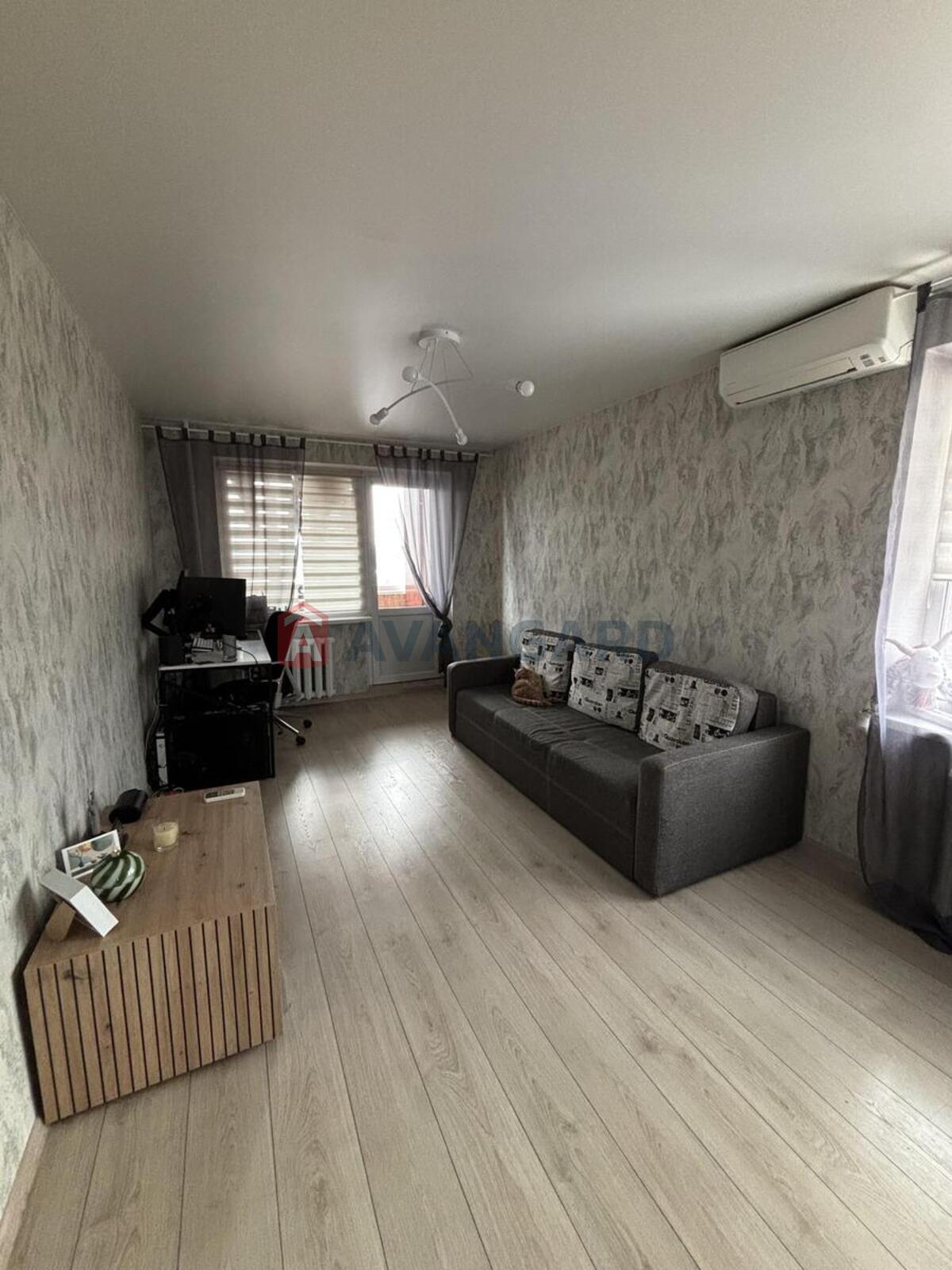 3 ����. ��������, 75/45/9 ��. �., 8/9 ���� ���� 4