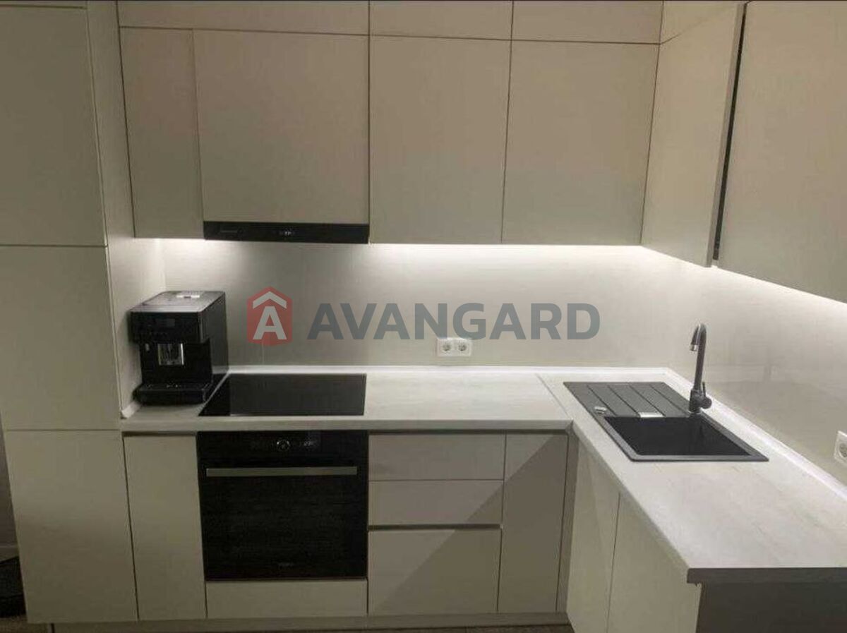 1 ����. ��������, 31/-/8 ��. �., 18/25 ���� ���� 1