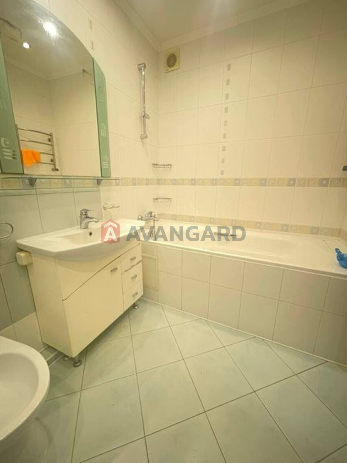 3 ��. ��������, 143/-/20 ��. �., 6/9 ������ ���� 7