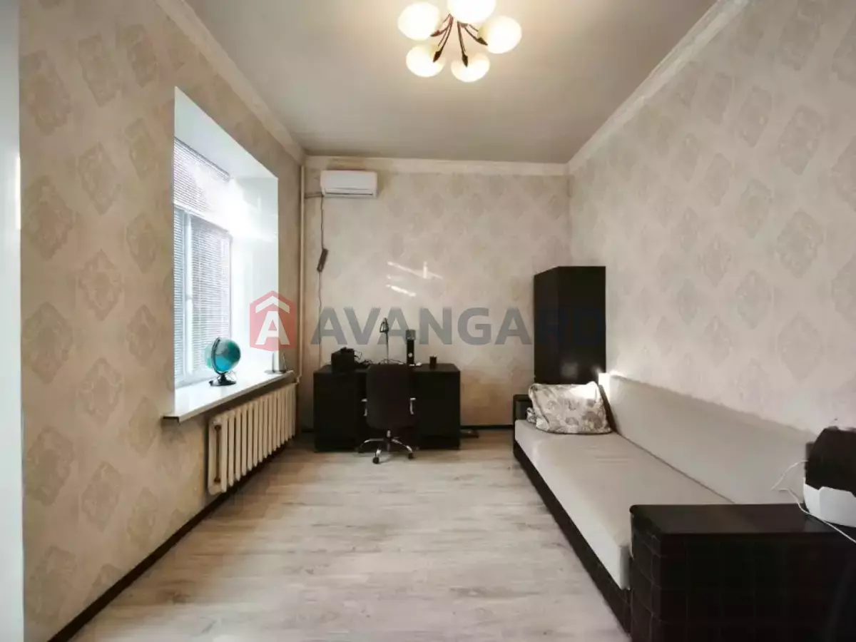 1 ��. ��������, 37/17/7 ��. �., 2/4 ������ ���� 3