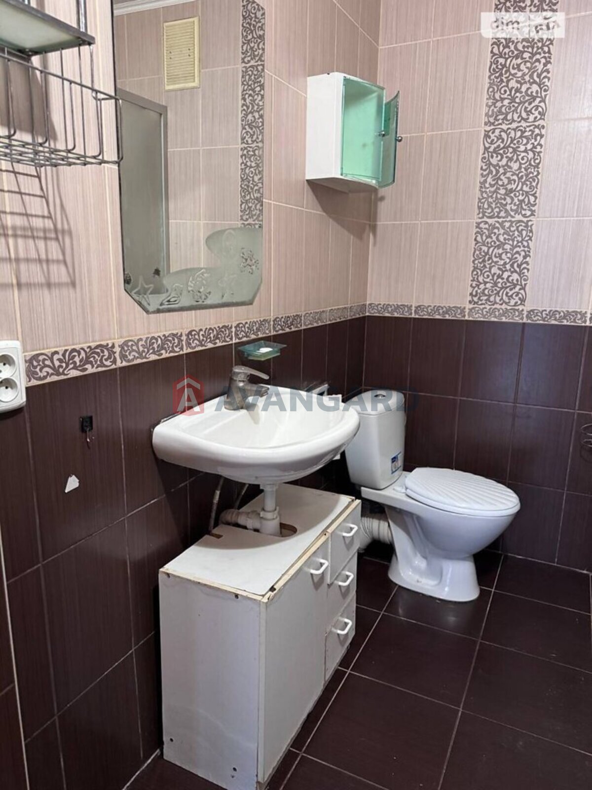 2 ��. ��������, 87/43/17 ��. �., 5/6 ������ ���� 9