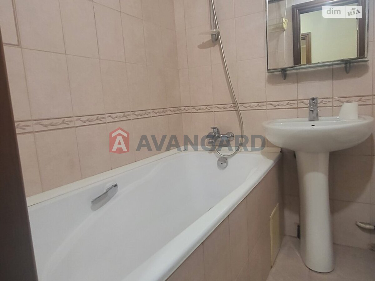 1 ��. ��������, 36/20/7 ��. �., 3/5 ������ ���� 6