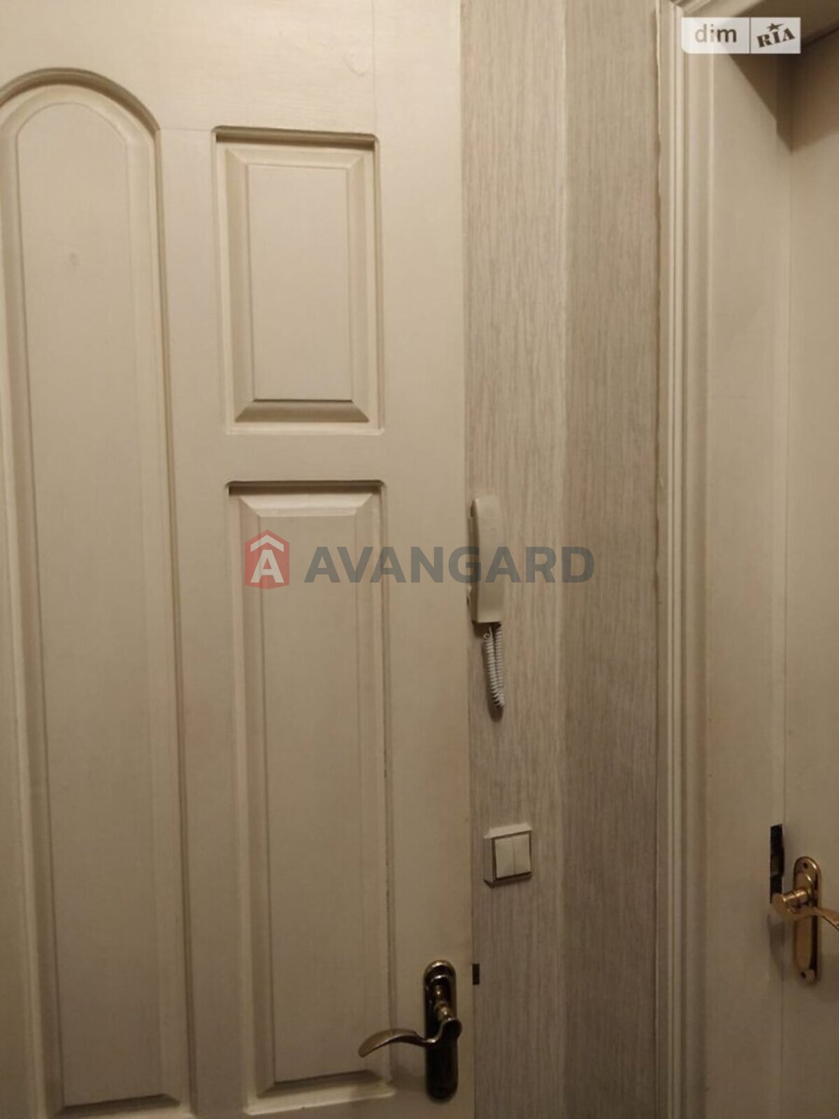 4 ��. ��������, 76/49/9 ��. �., 8/9 ������ ���� 4